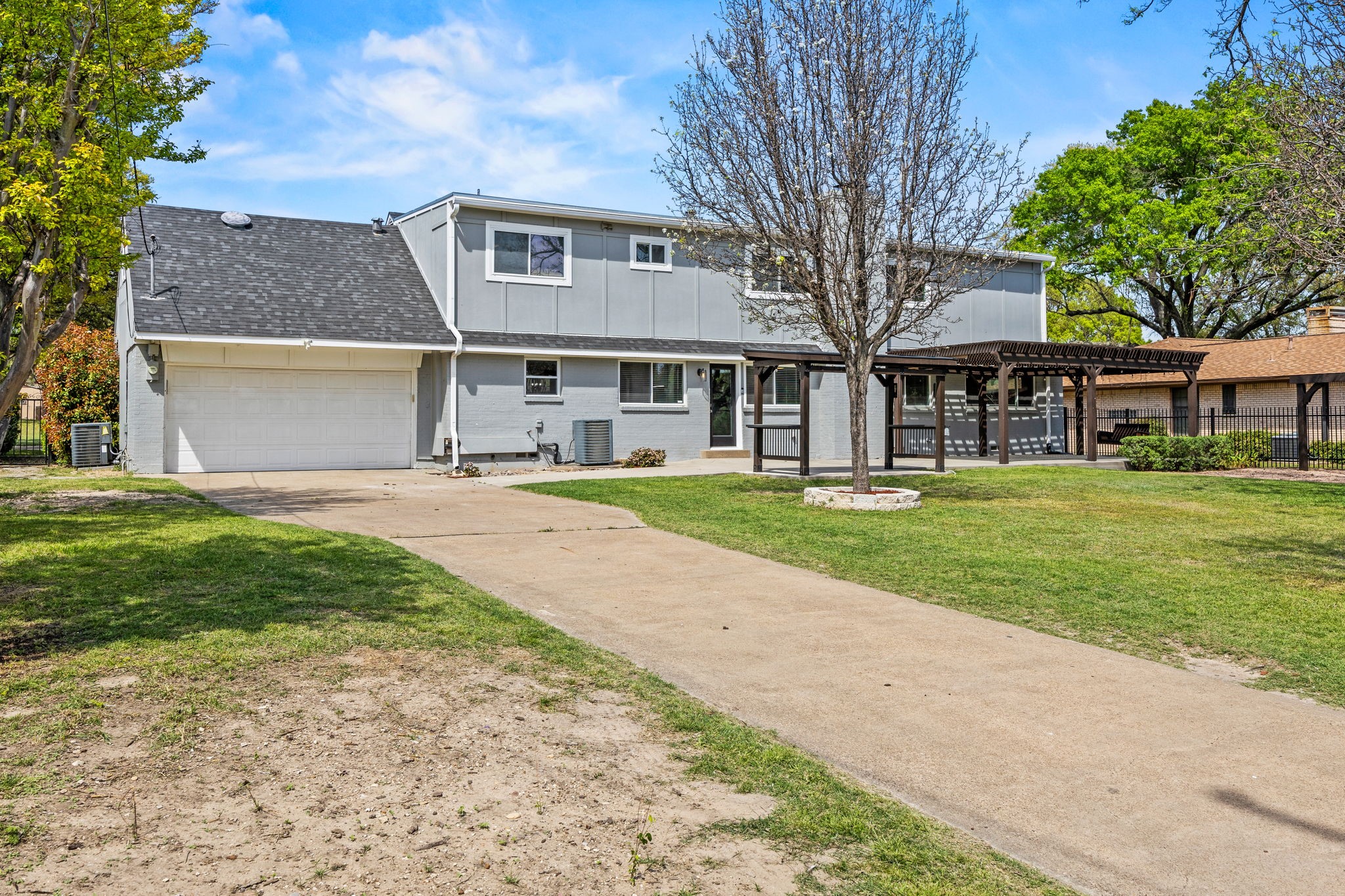 1636 W Red Bird Lane Dallas TX 75232