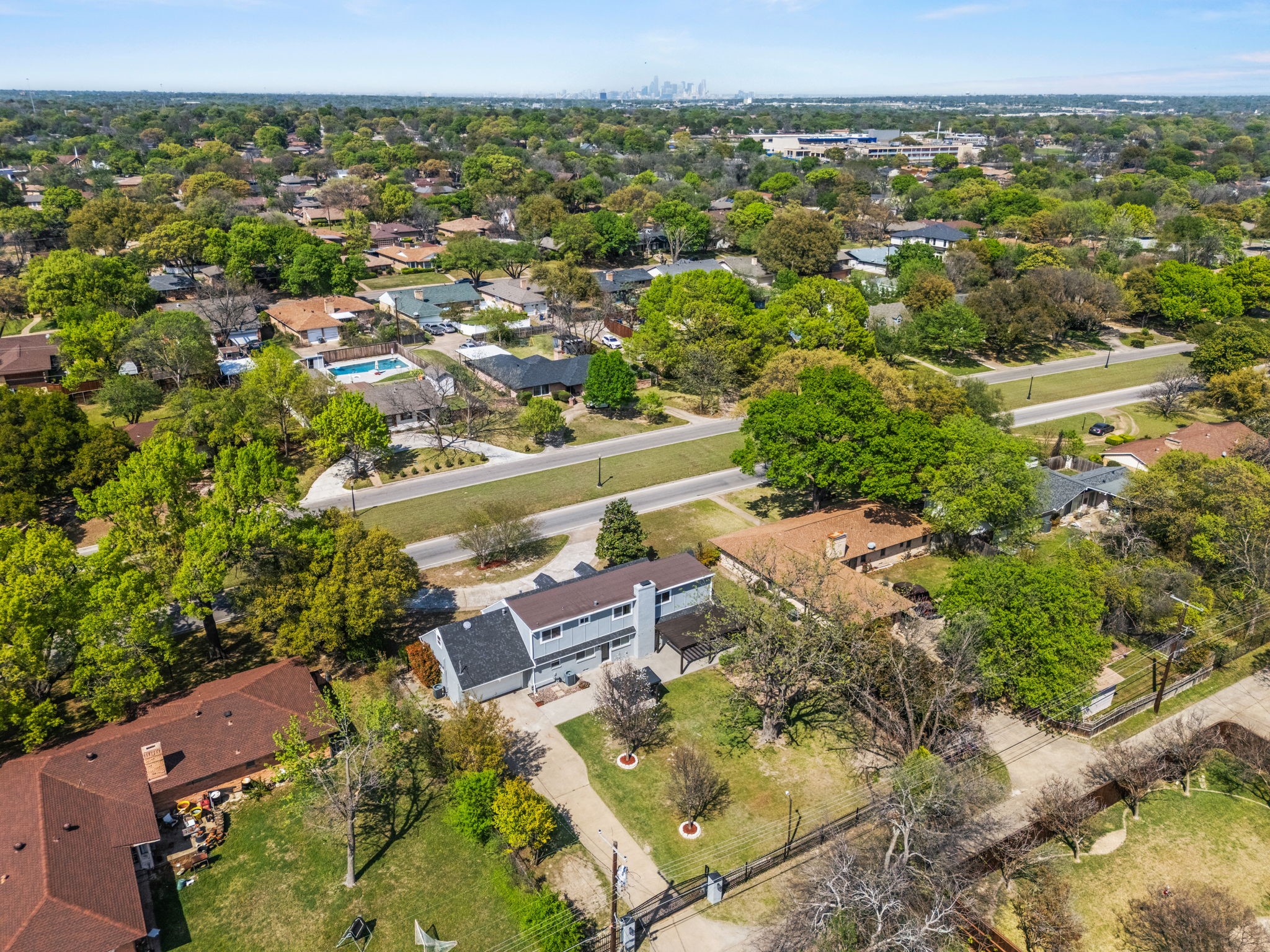 1636 W Red Bird Lane Dallas TX 75232