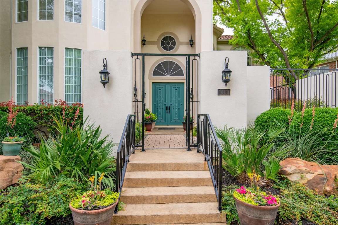 1400 Cottonwood Valley Circle N Irving TX 75038