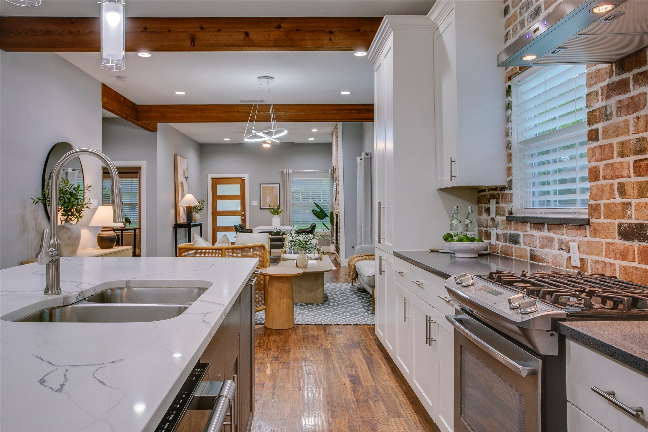 322 S Brighton Avenue Dallas TX 75208