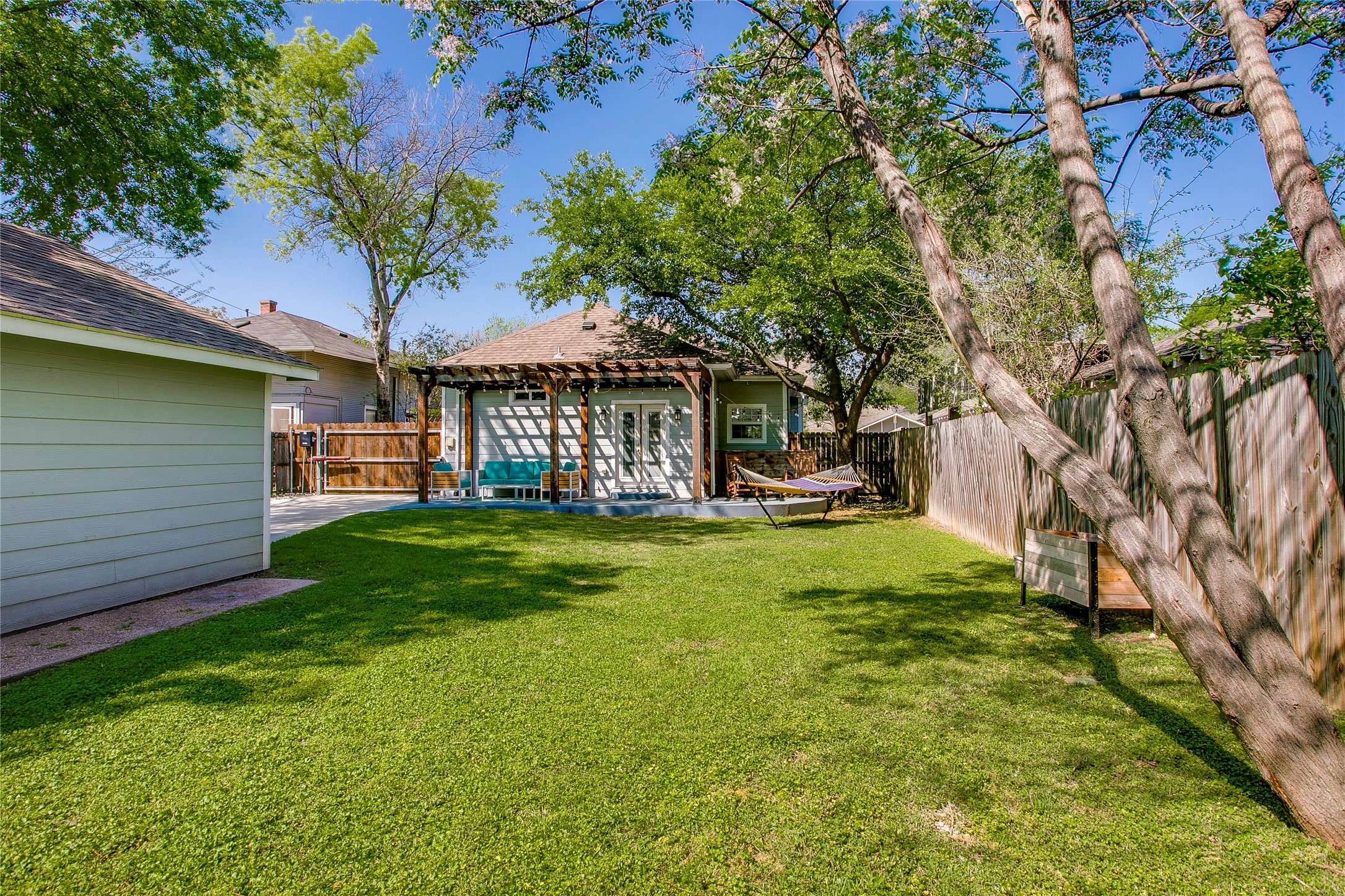 322 S Brighton Avenue Dallas TX 75208