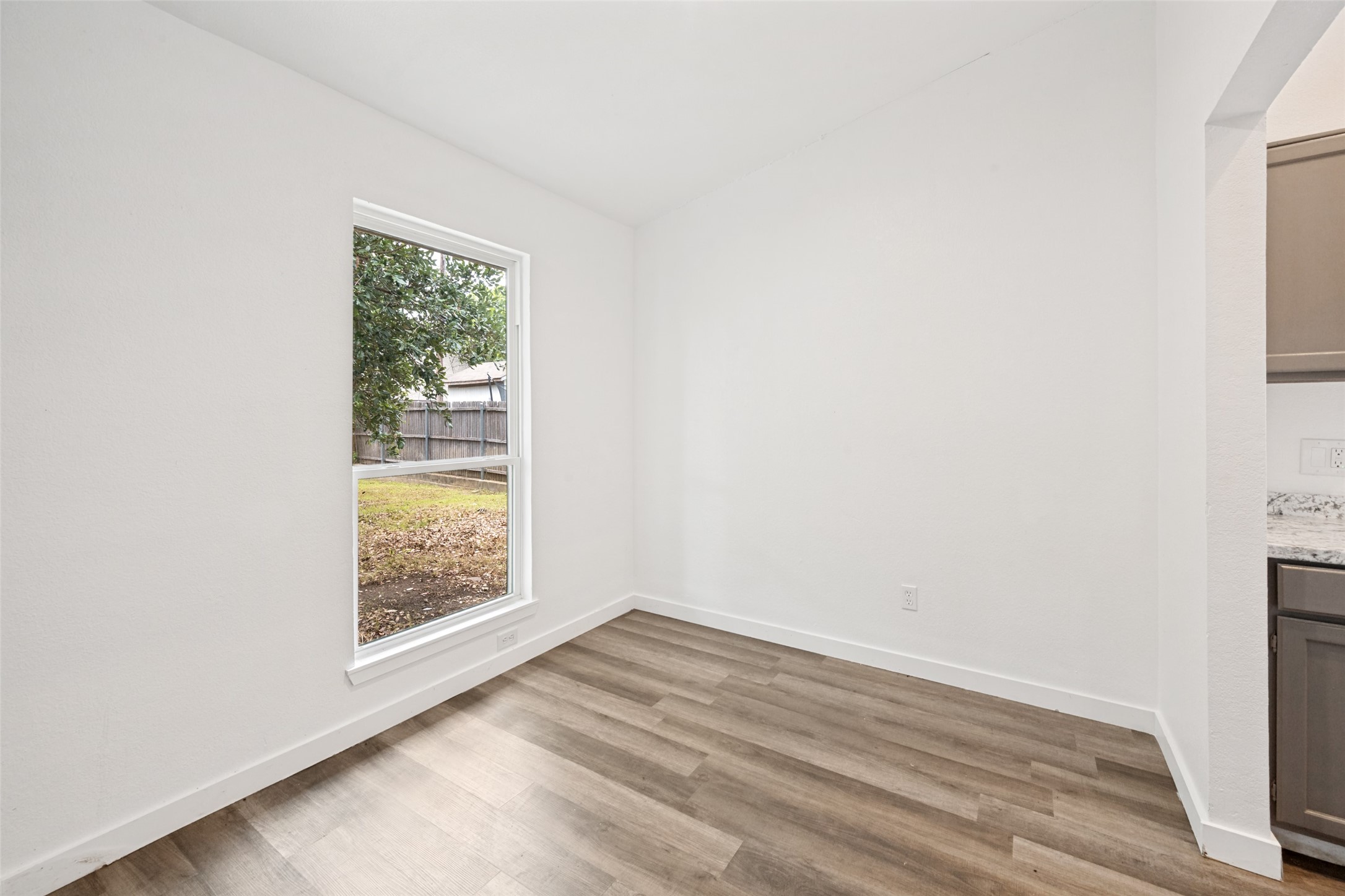 214 Valley Forge Lane Arlington TX 76002