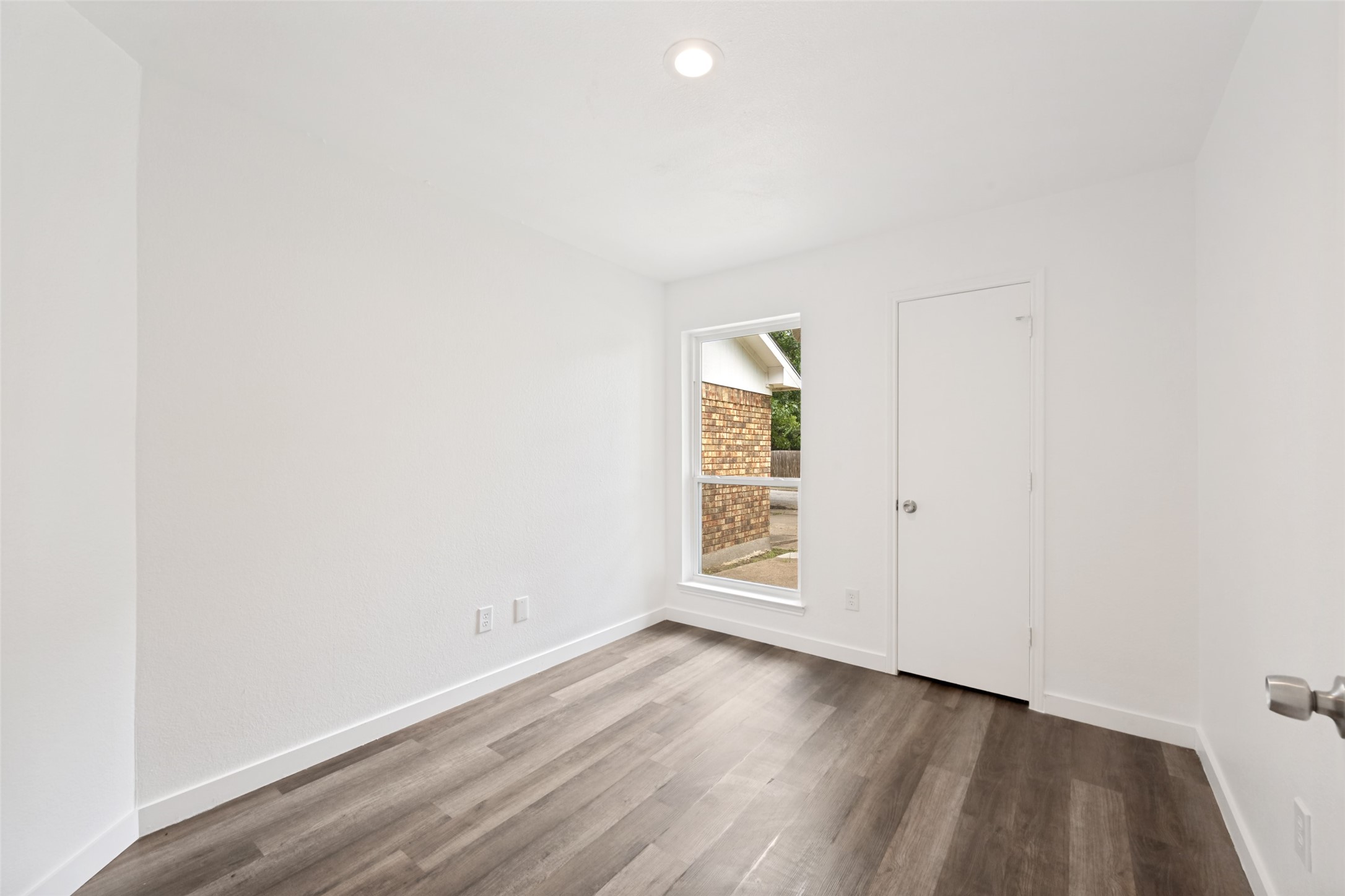 214 Valley Forge Lane Arlington TX 76002