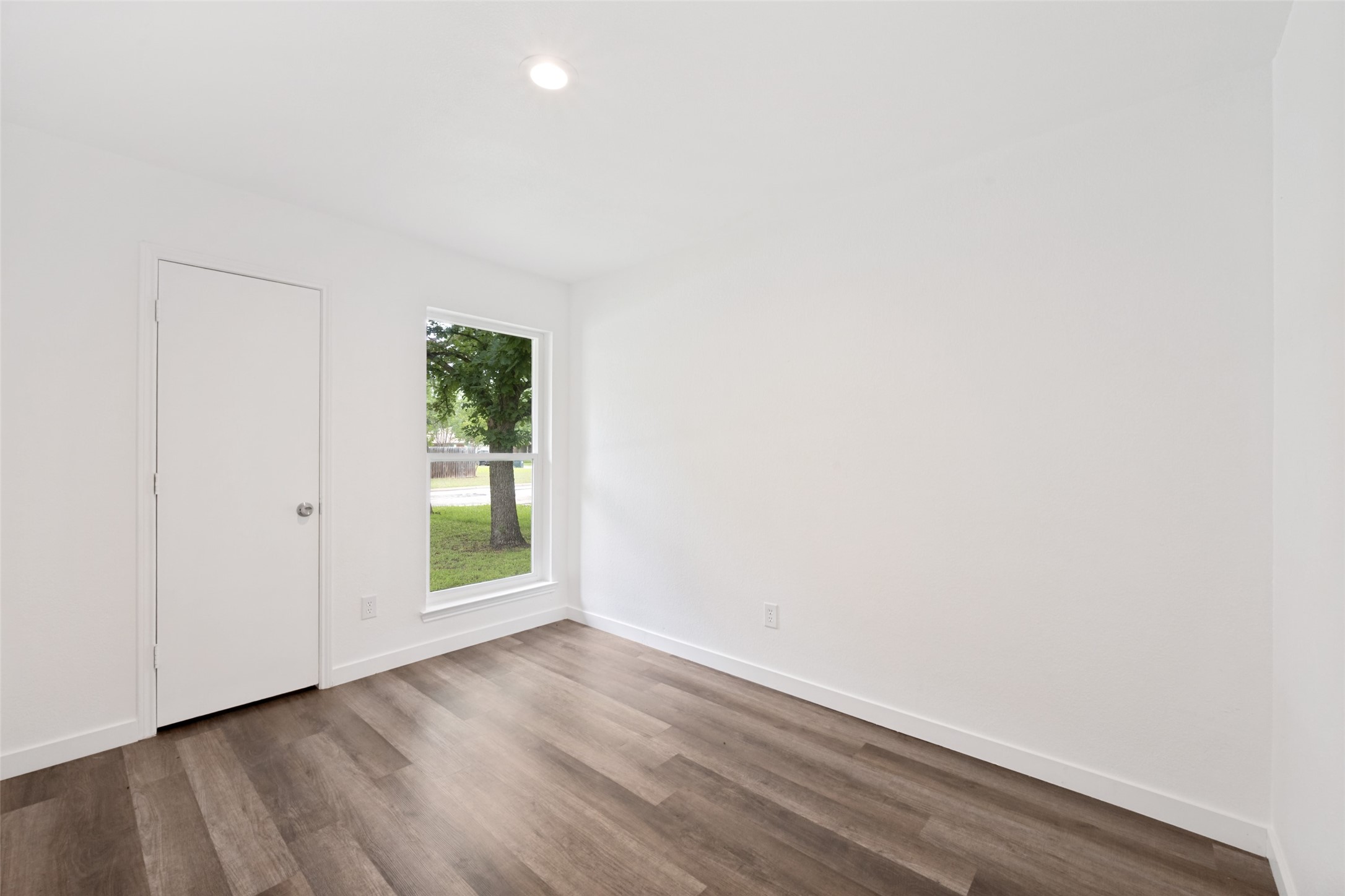 214 Valley Forge Lane Arlington TX 76002