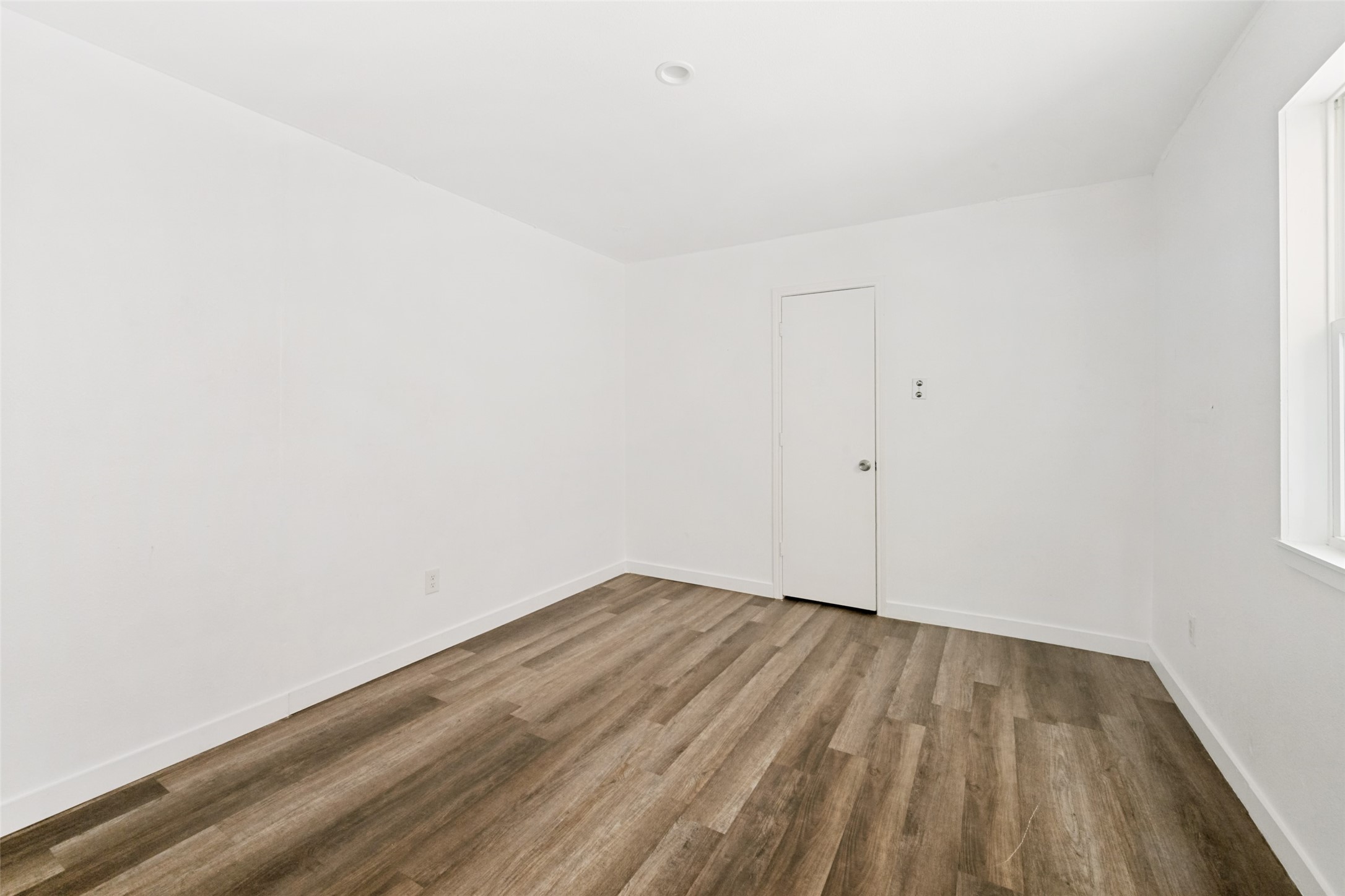 214 Valley Forge Lane Arlington TX 76002