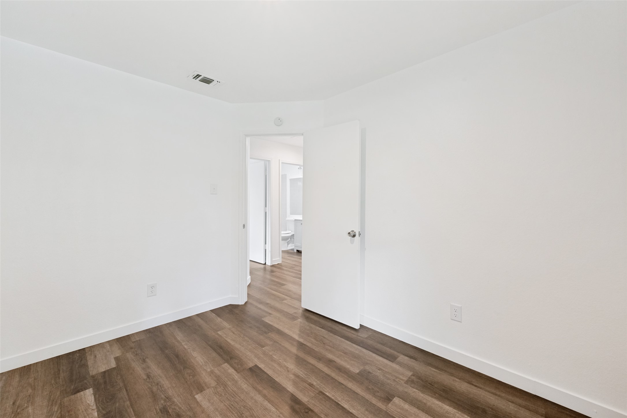 214 Valley Forge Lane Arlington TX 76002