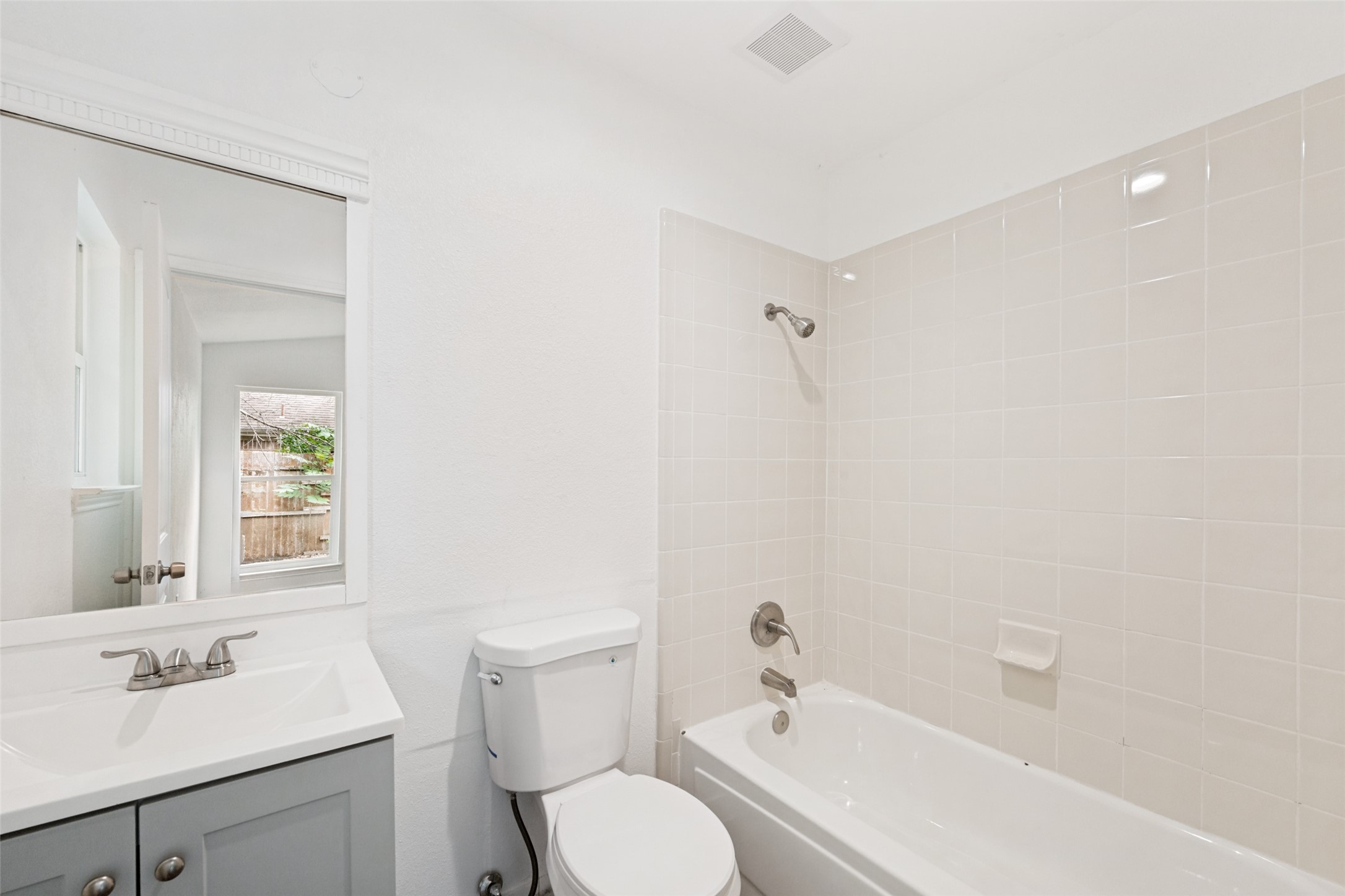 214 Valley Forge Lane Arlington TX 76002