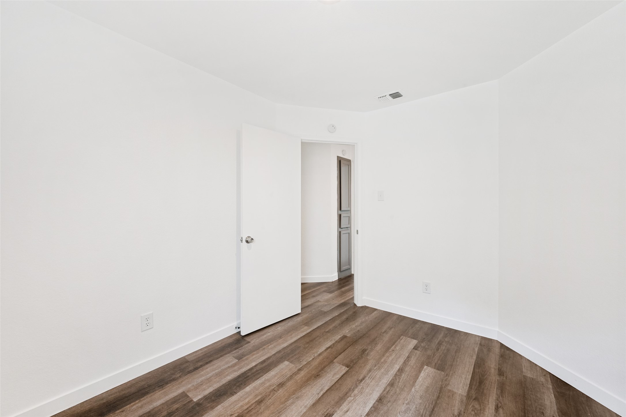 214 Valley Forge Lane Arlington TX 76002