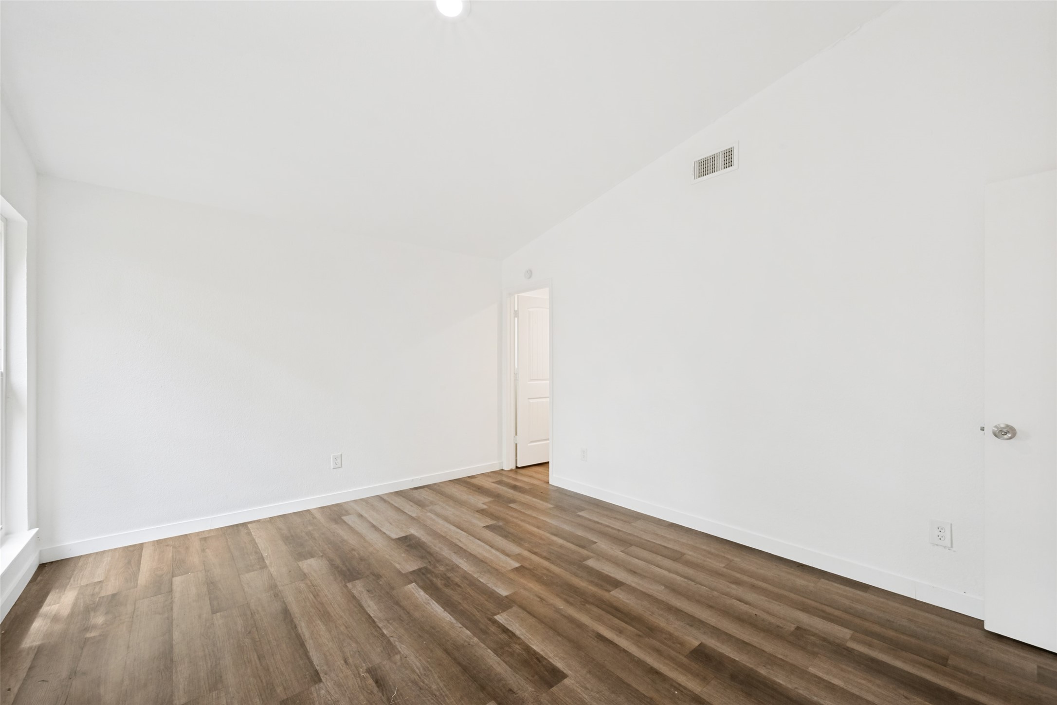 214 Valley Forge Lane Arlington TX 76002