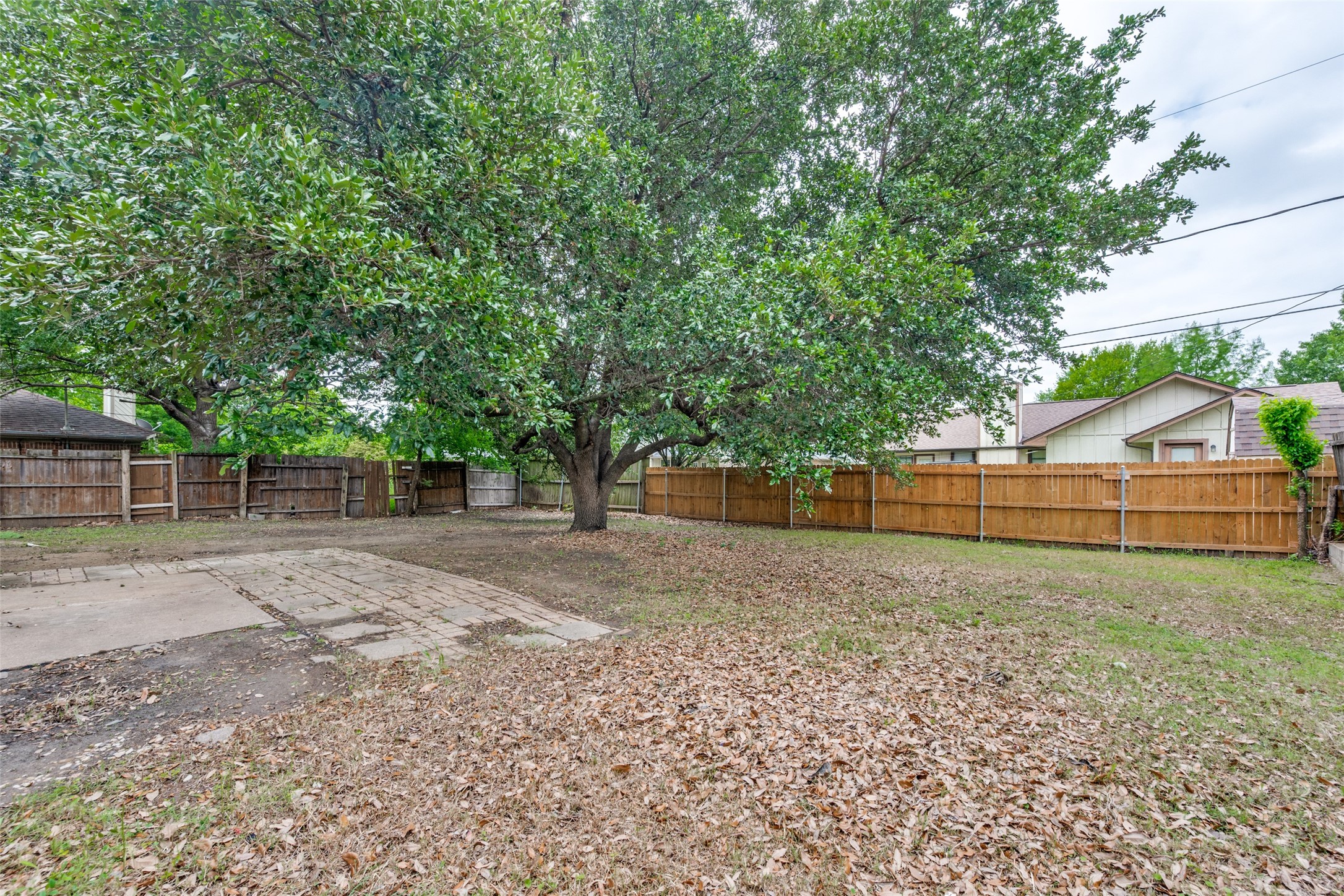 214 Valley Forge Lane Arlington TX 76002