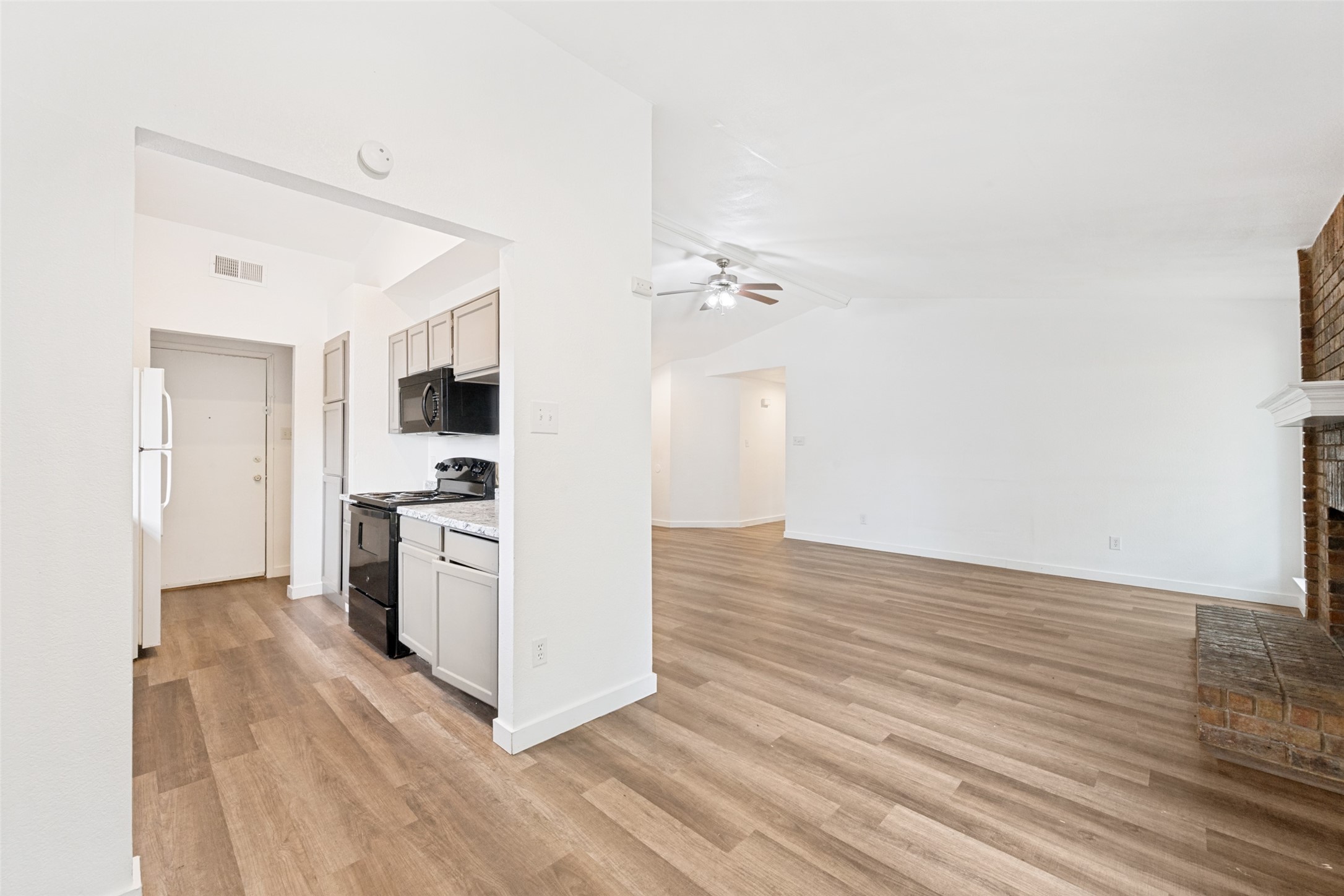 214 Valley Forge Lane Arlington TX 76002