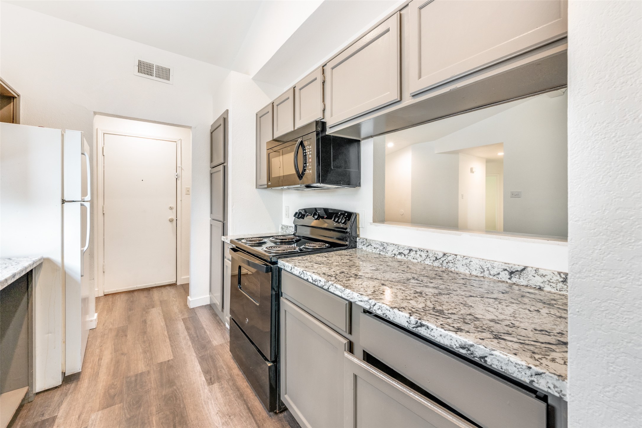 214 Valley Forge Lane Arlington TX 76002