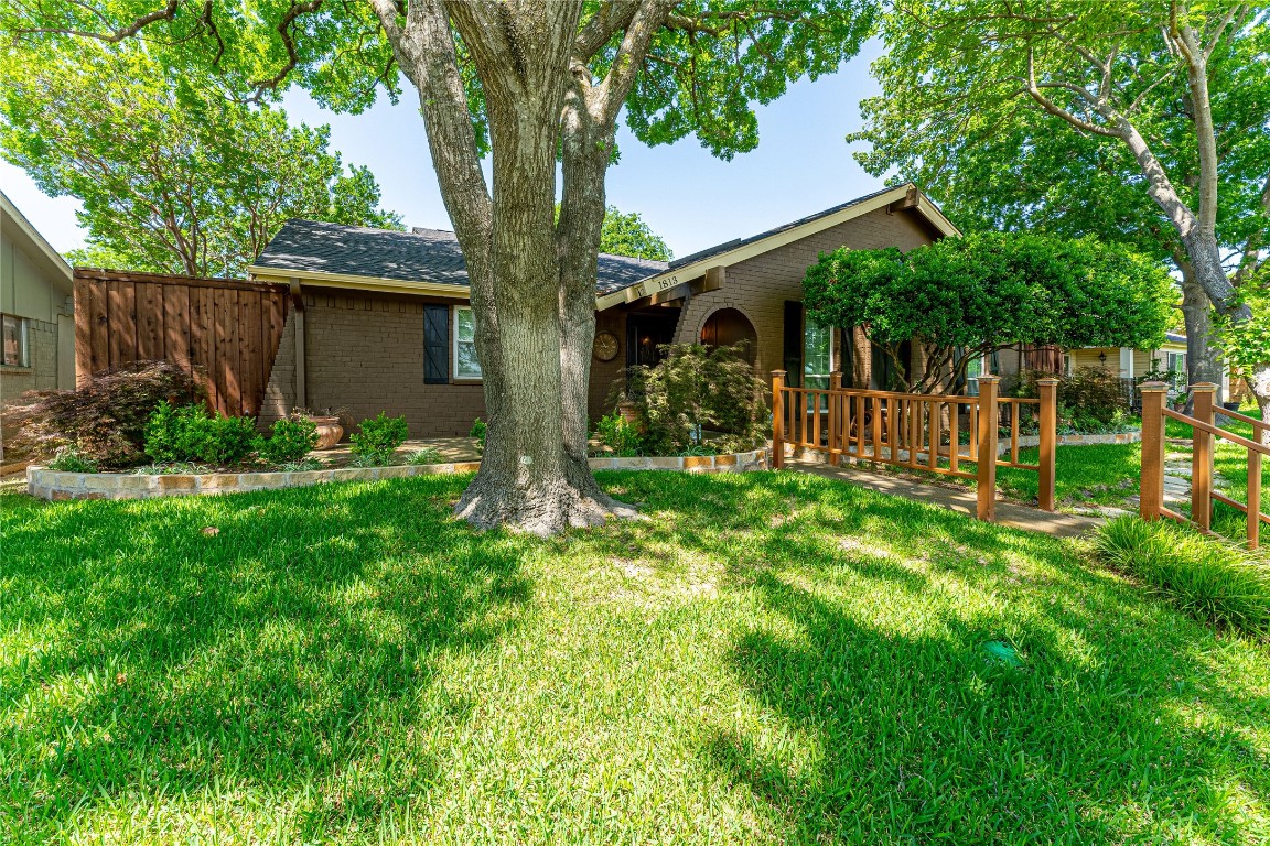 1813 Blossom Trail Plano TX 75074