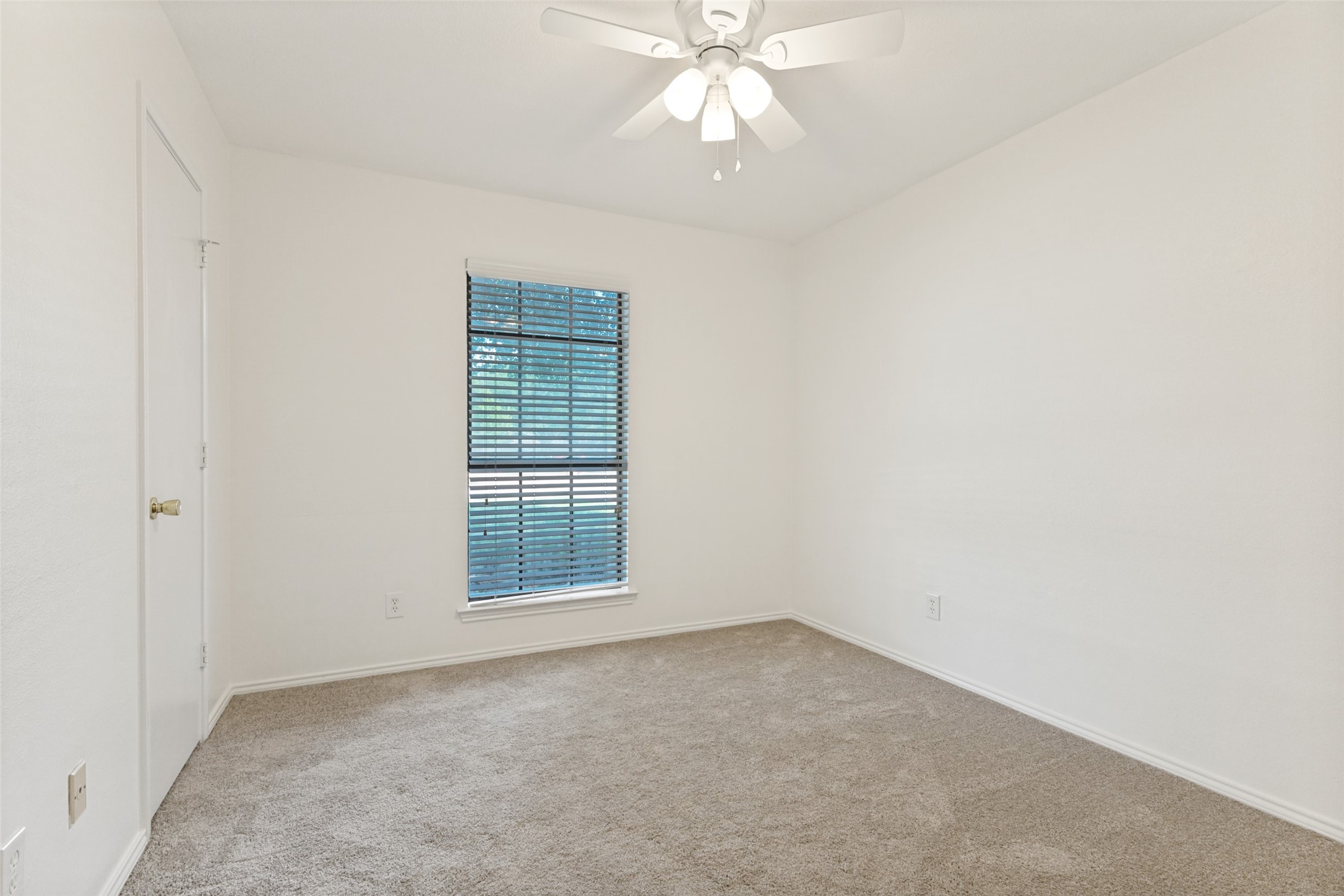1065 Green Ridge Terrace Saginaw TX 76179