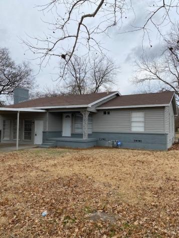202 W Russell Avenue Bonham TX 75418
