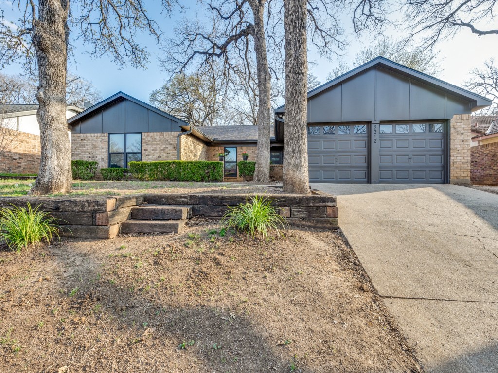 2312 S Pleasant Forest Street Arlington TX 76015