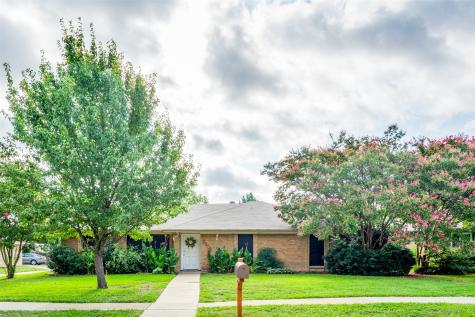 3204 Treehouse Lane Plano TX 75075