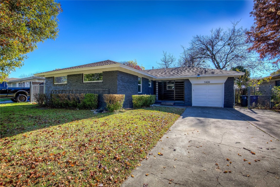 1426 Gillette Street Dallas TX 75217
