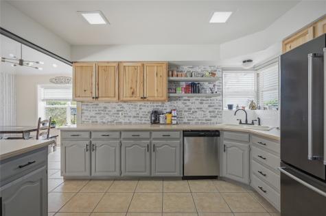 501 N Van Zandt Street Tioga TX 76271