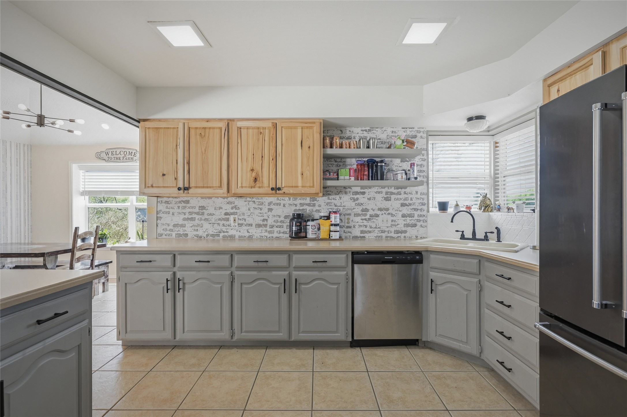 501 N Van Zandt Street Tioga TX 76271
