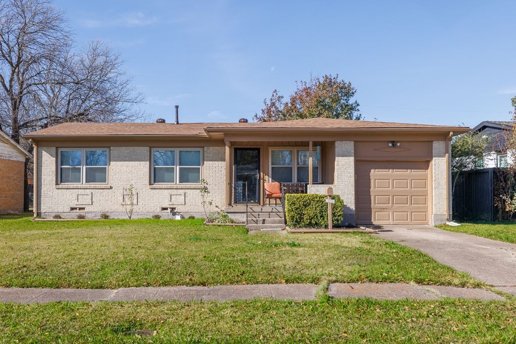 1723 Alhambra Street Dallas TX 75217