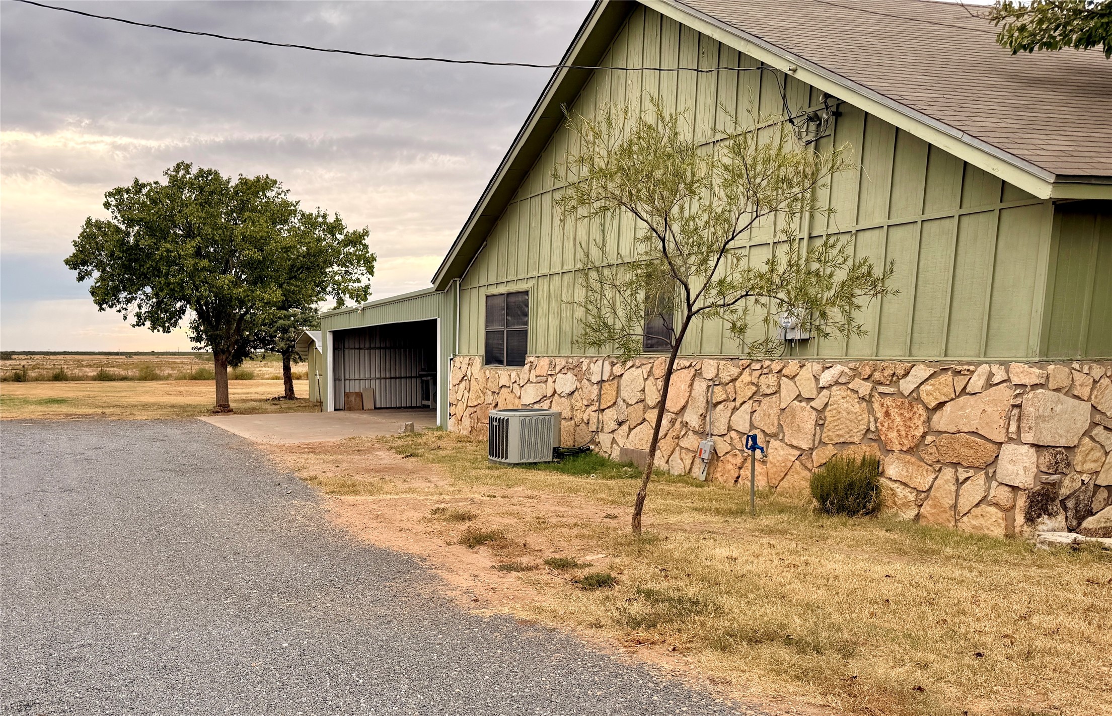 504 Loop Road Quanah TX 79252