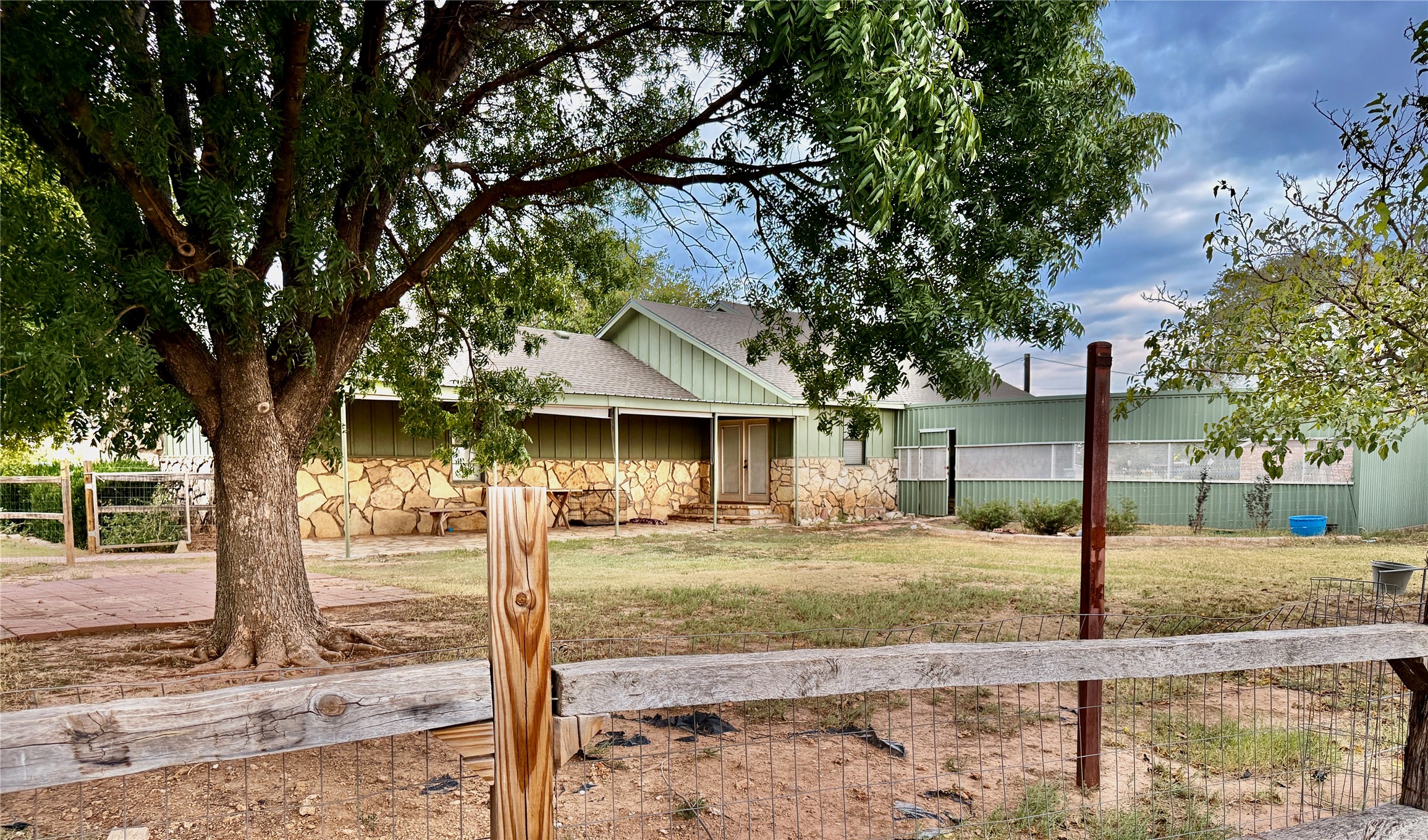 504 Loop Road Quanah TX 79252
