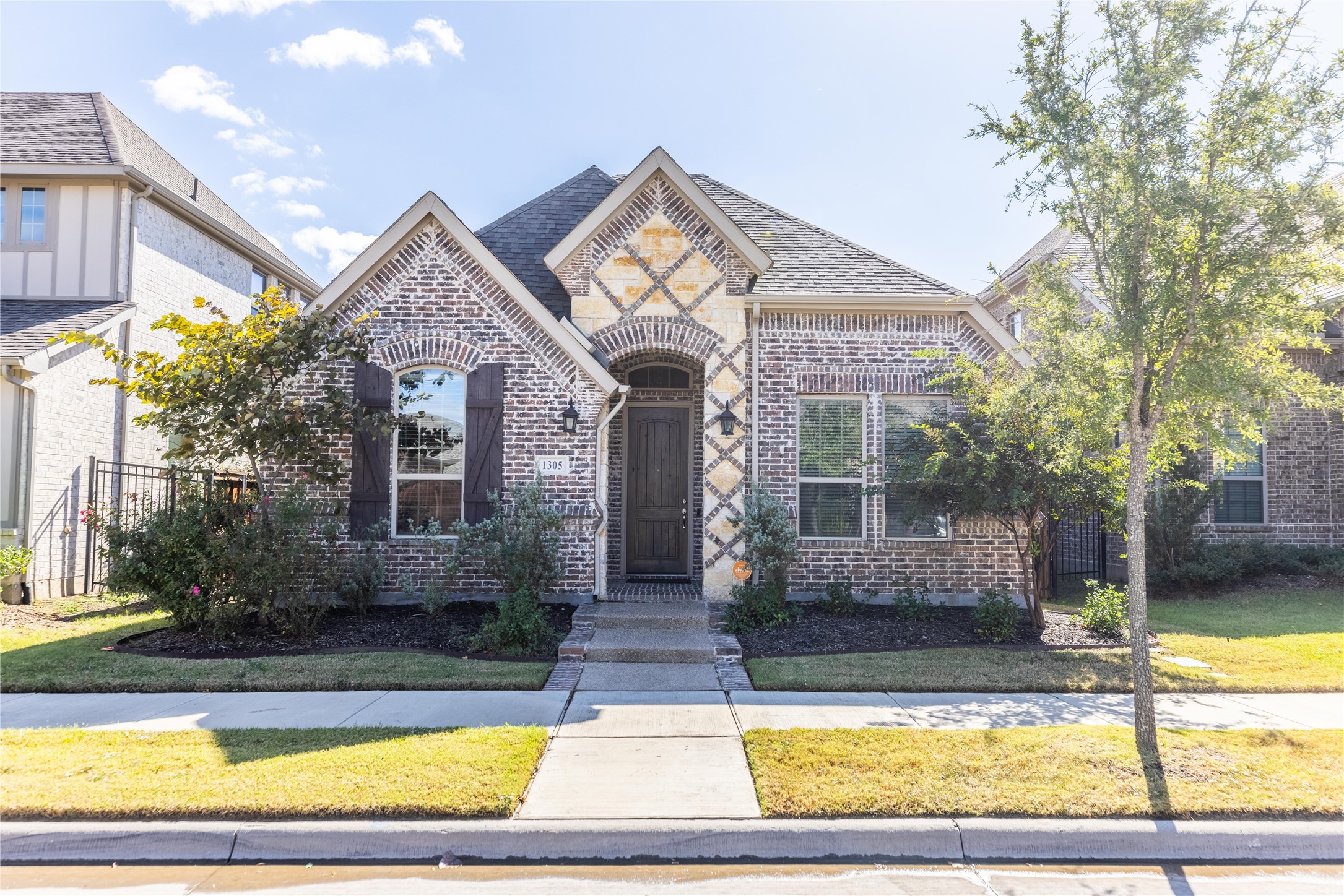 1305 Ivy Charm Way Arlington TX 76005