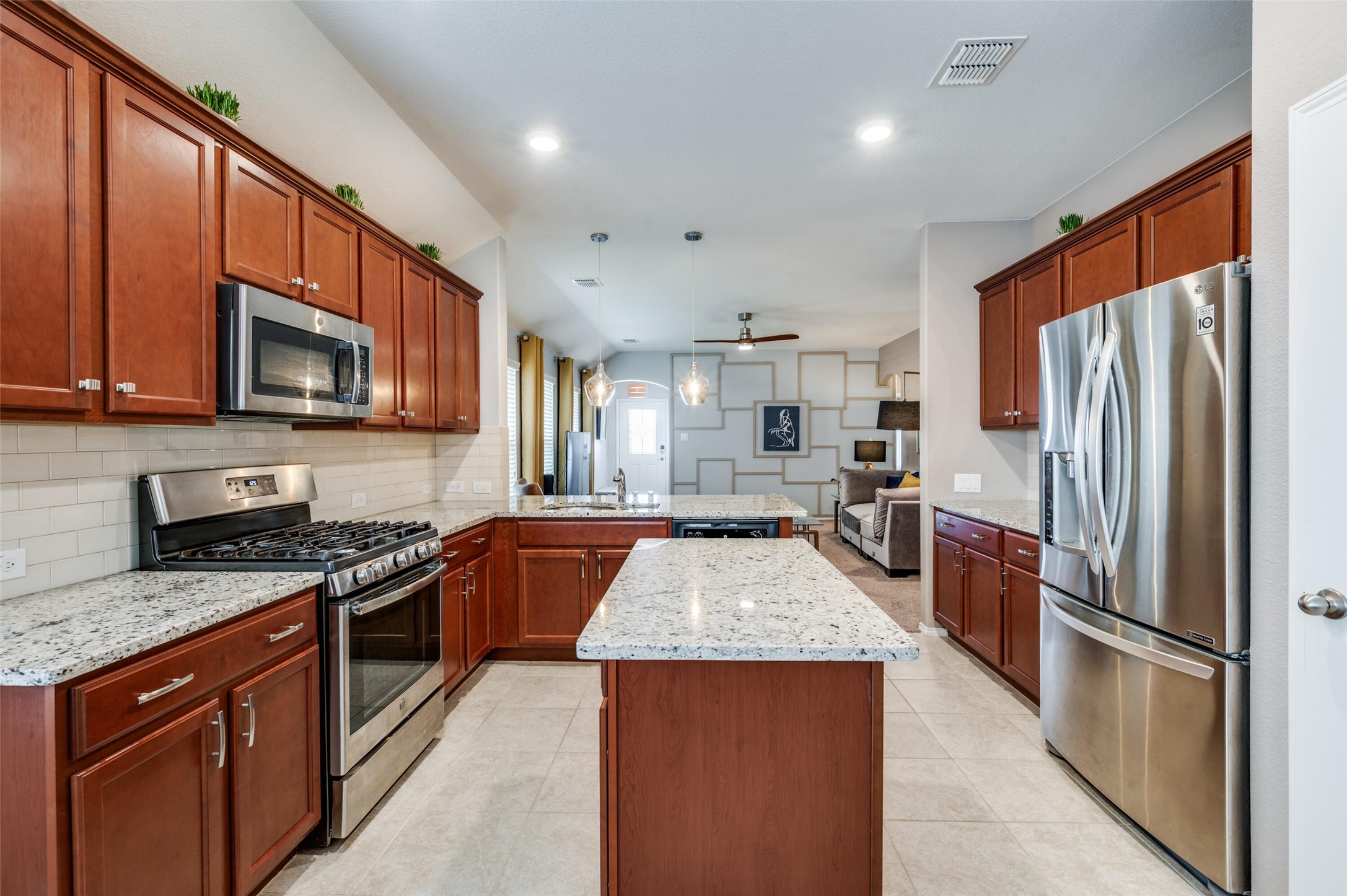 1525 Acmite Avenue Cross Roads TX 76227