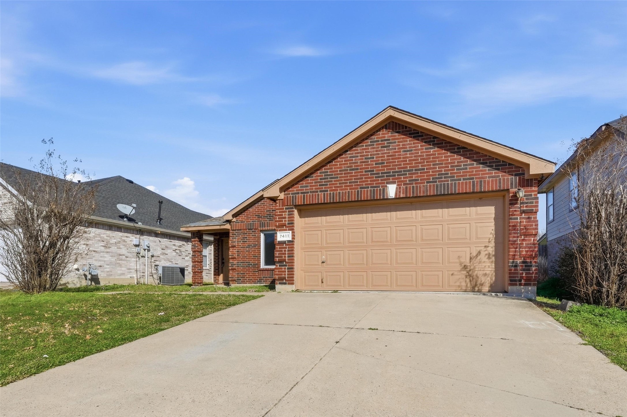 7411 Marsland Lane Arlington TX 76001
