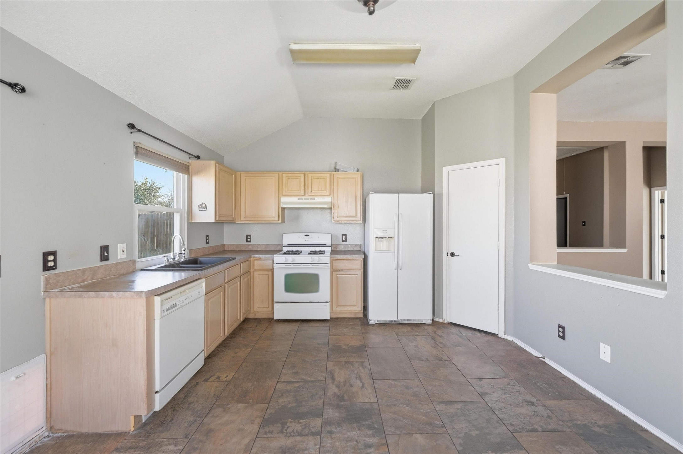 7411 Marsland Lane Arlington TX 76001