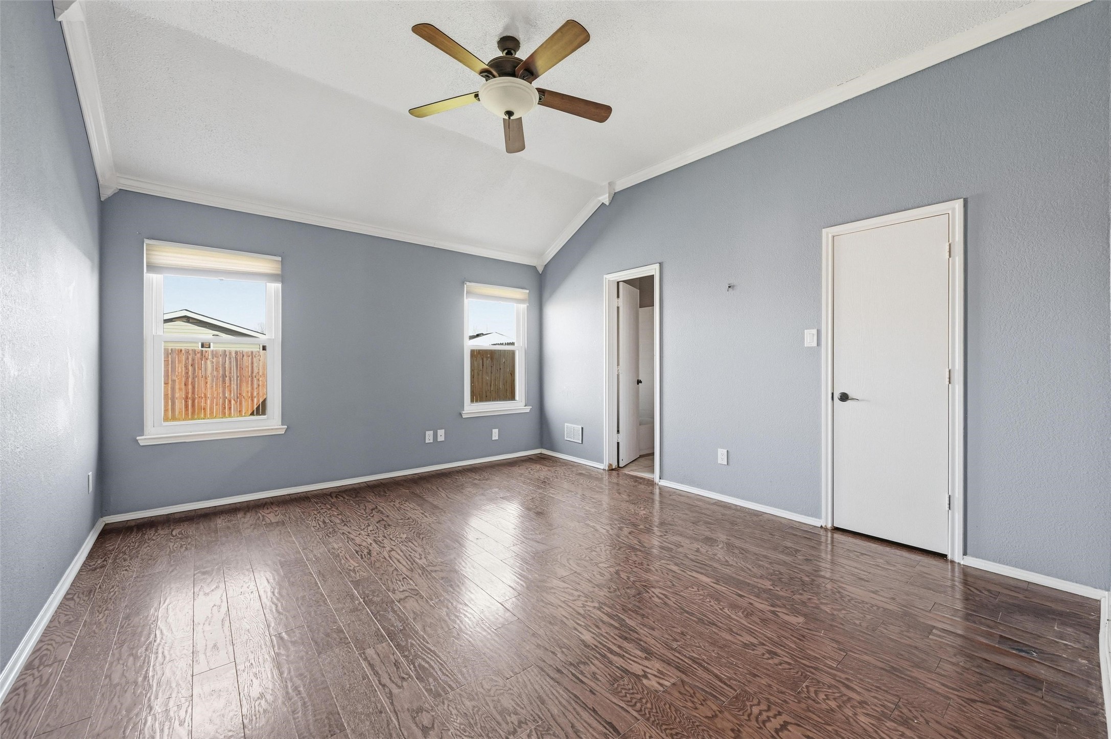 7411 Marsland Lane Arlington TX 76001