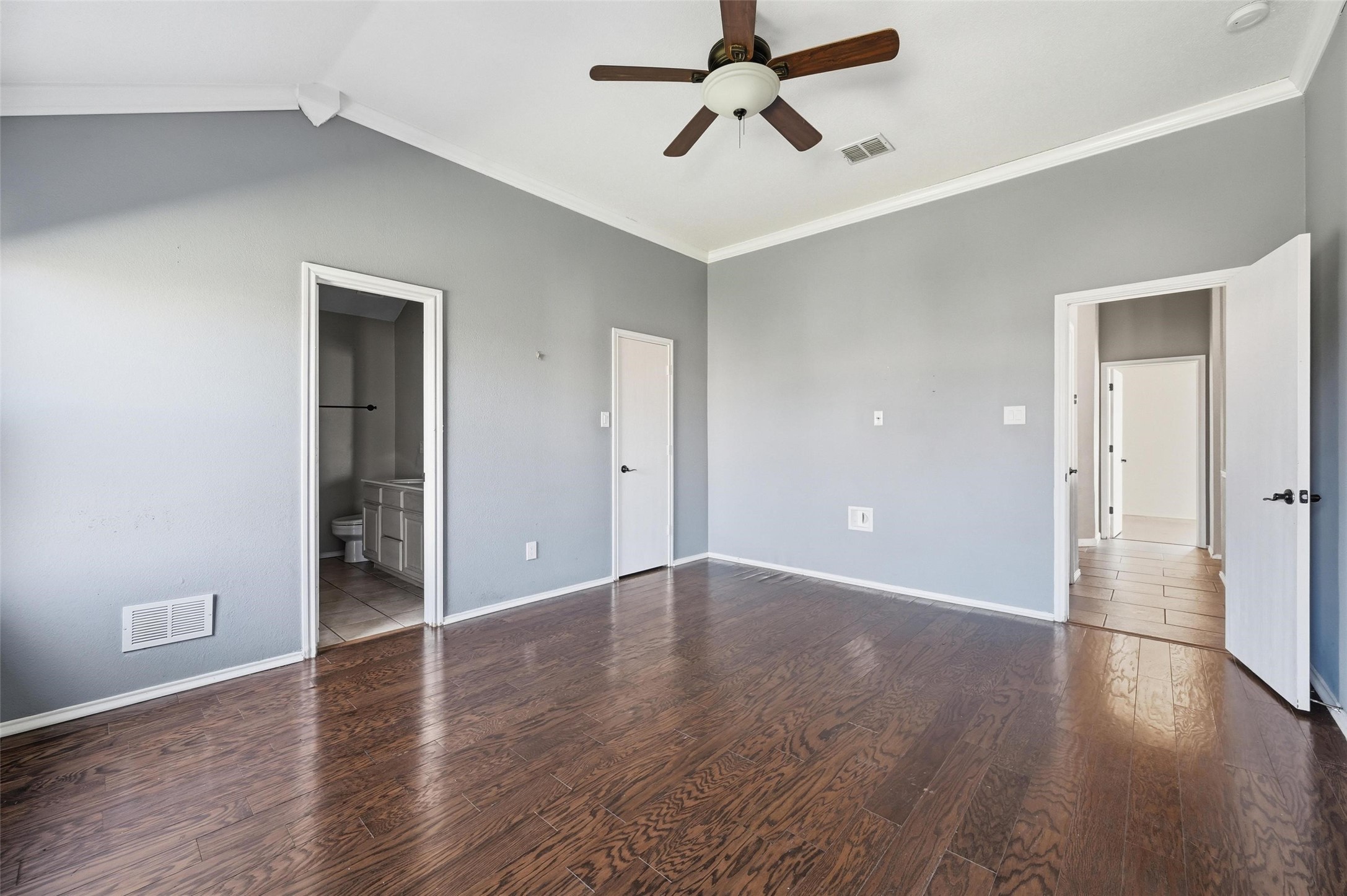 7411 Marsland Lane Arlington TX 76001