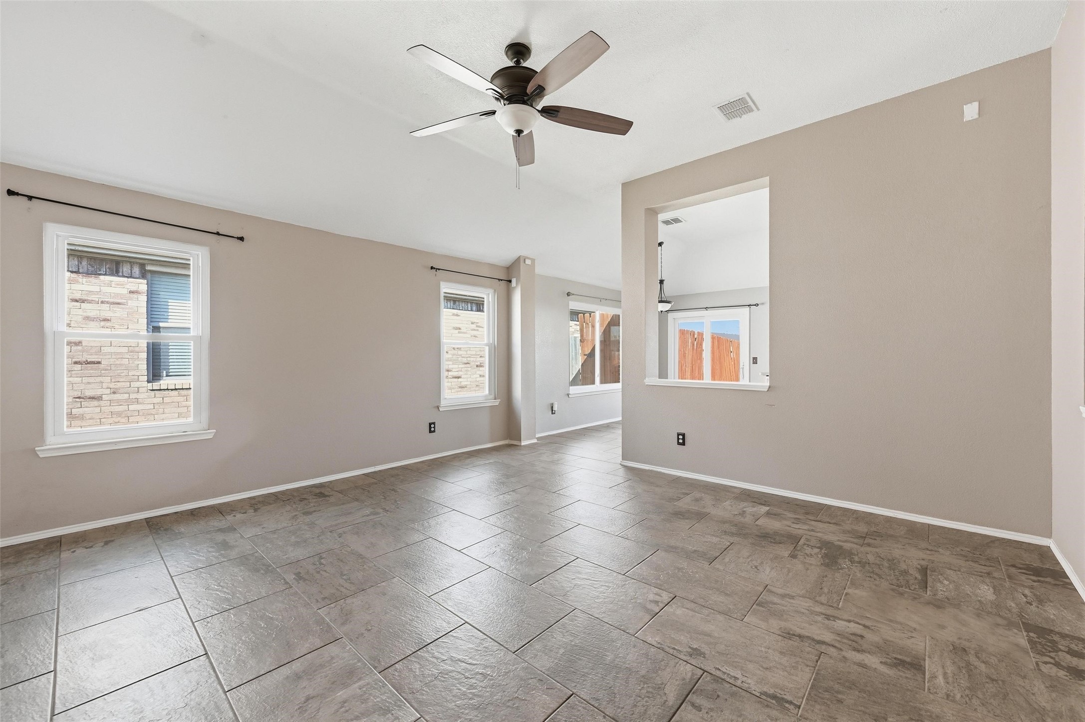 7411 Marsland Lane Arlington TX 76001