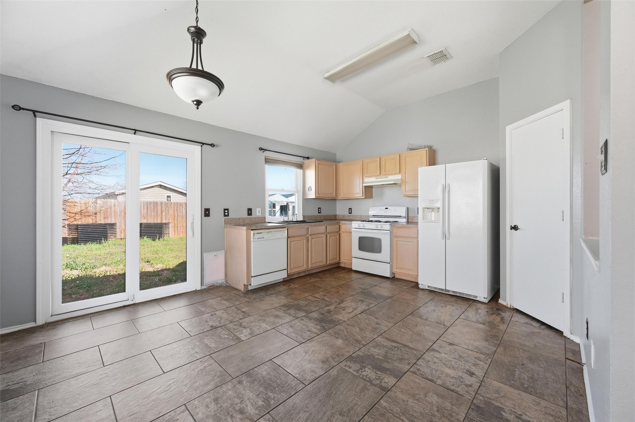 7411 Marsland Lane Arlington TX 76001