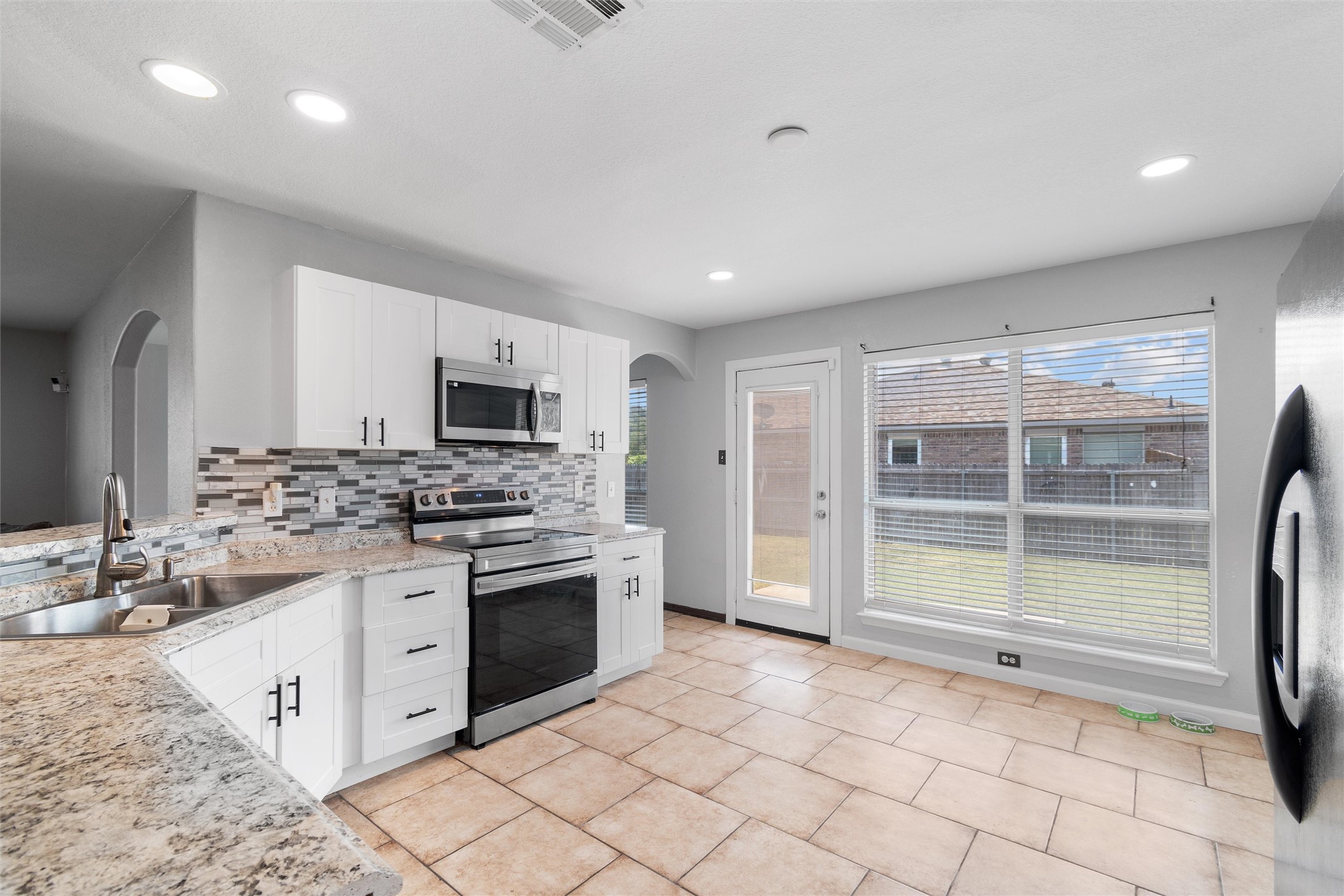 428 NE Murphy Road Burleson TX 76028