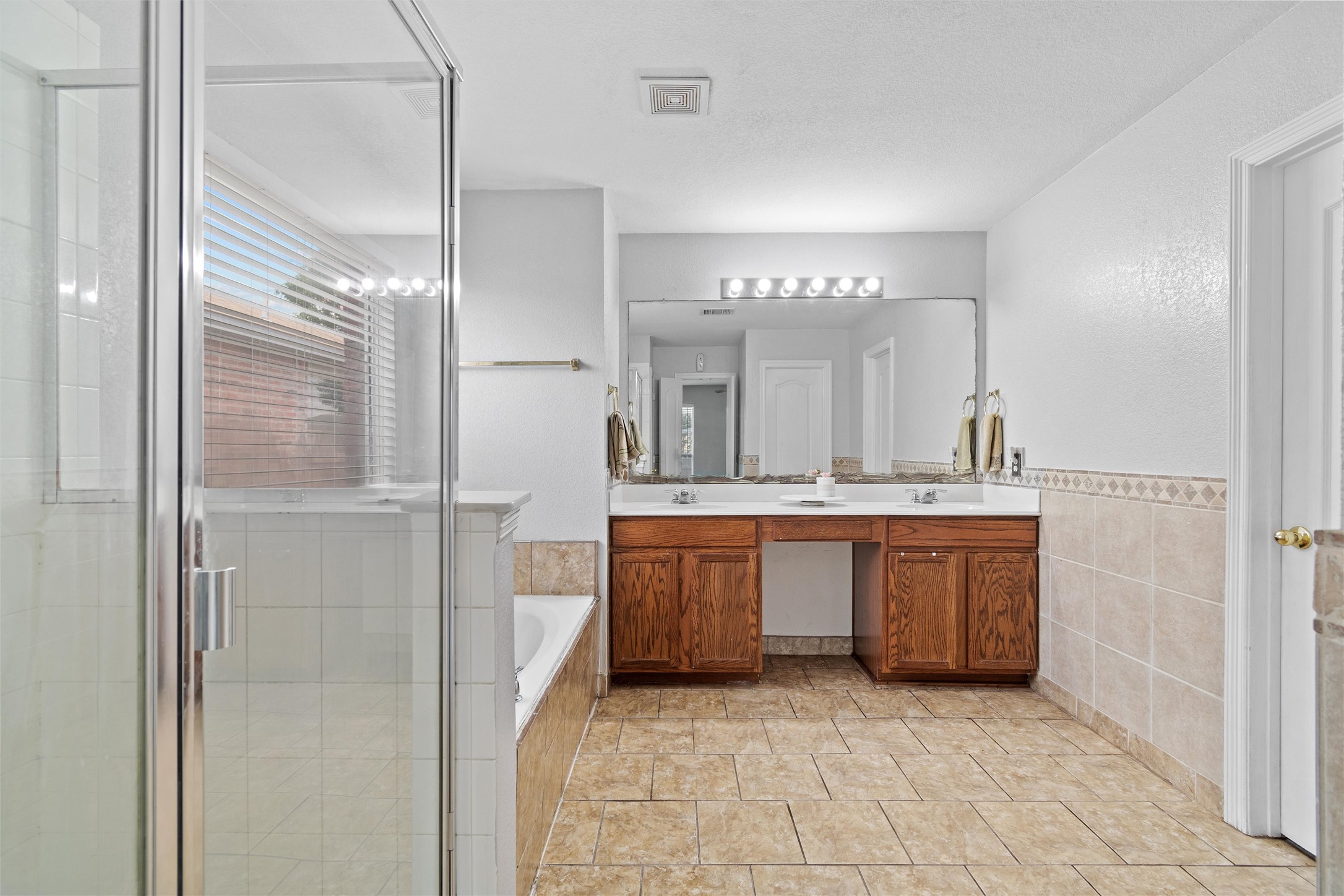 428 NE Murphy Road Burleson TX 76028