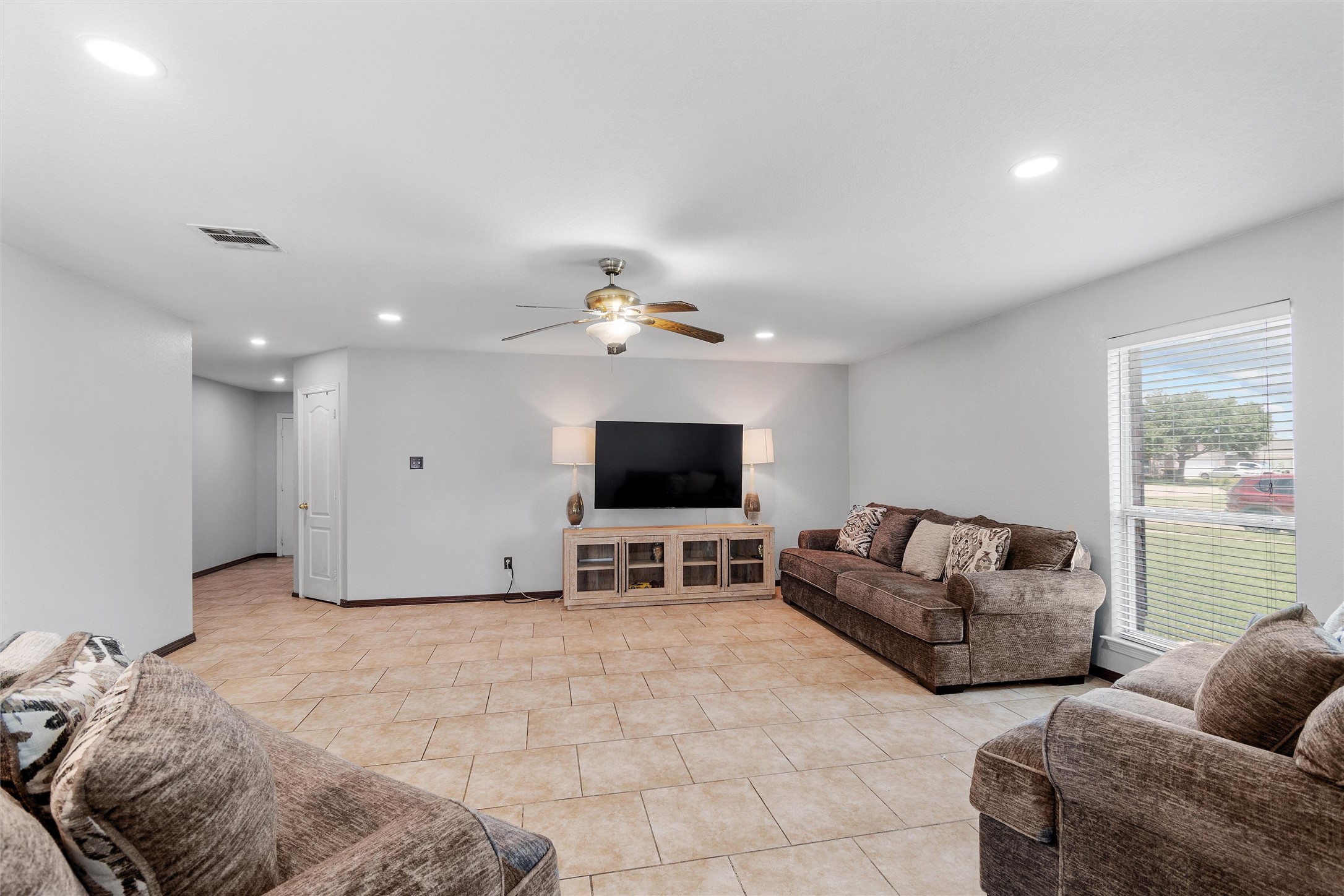 428 NE Murphy Road Burleson TX 76028