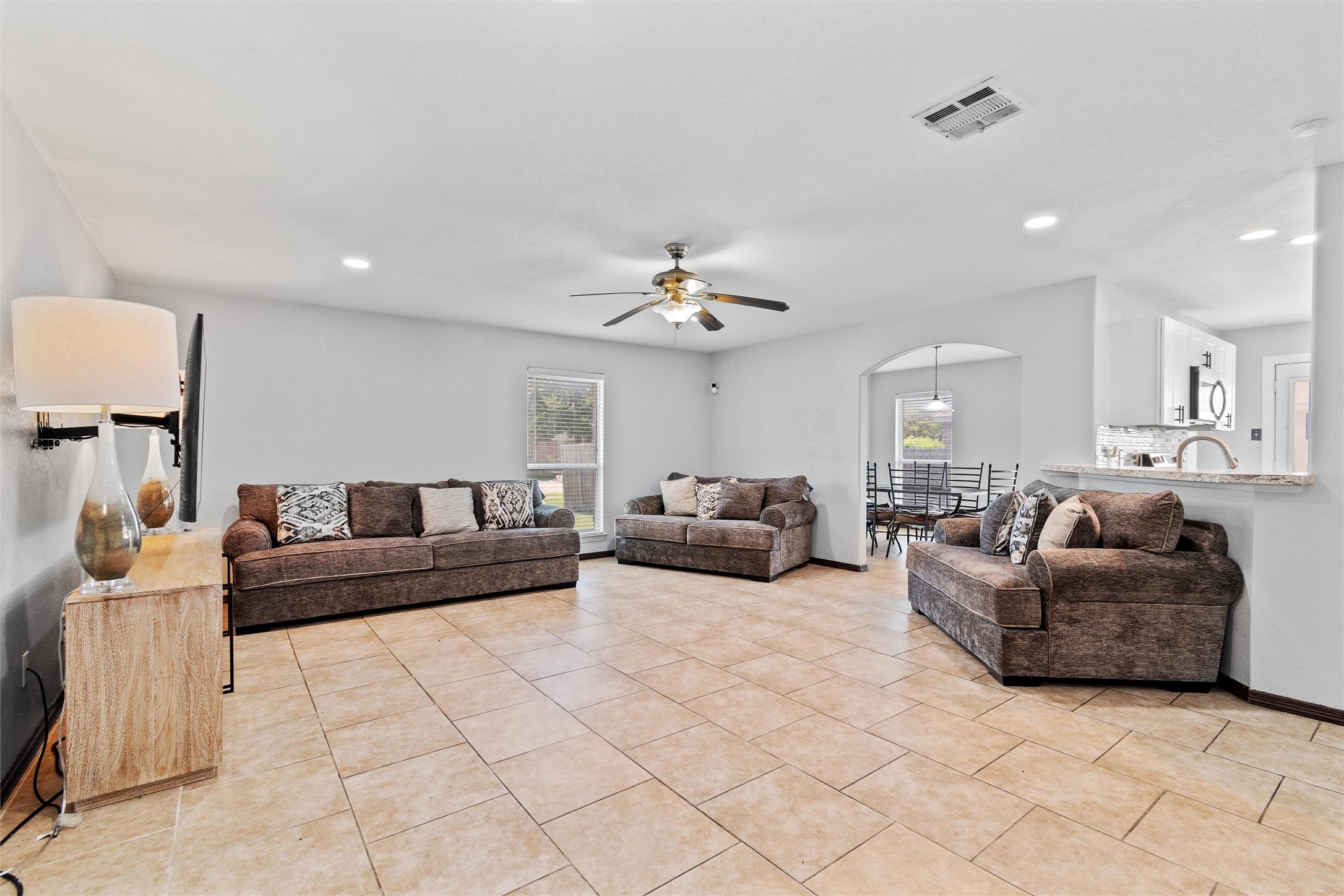 428 NE Murphy Road Burleson TX 76028