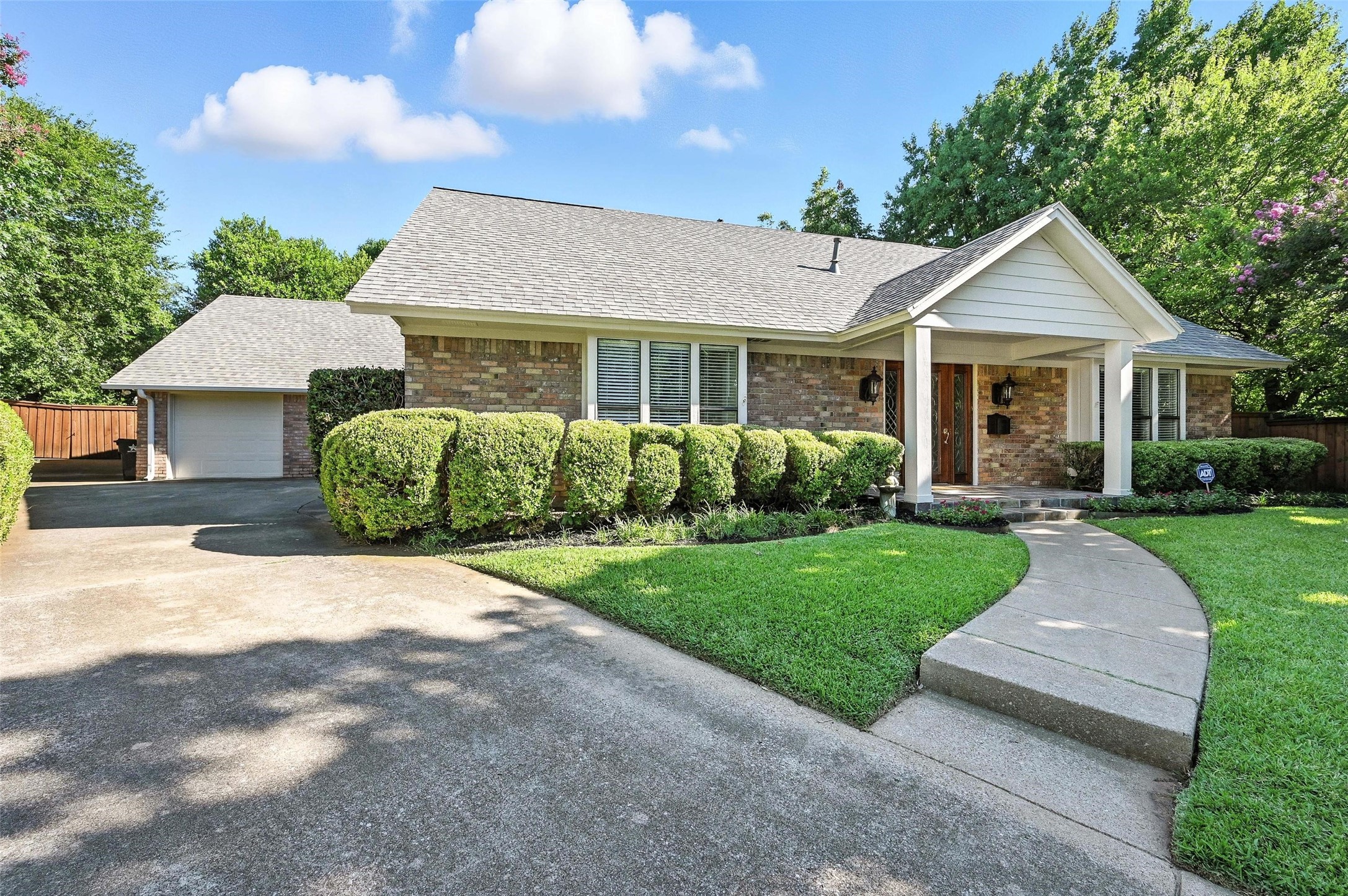 1805 Crestridge Court Arlington TX 76013