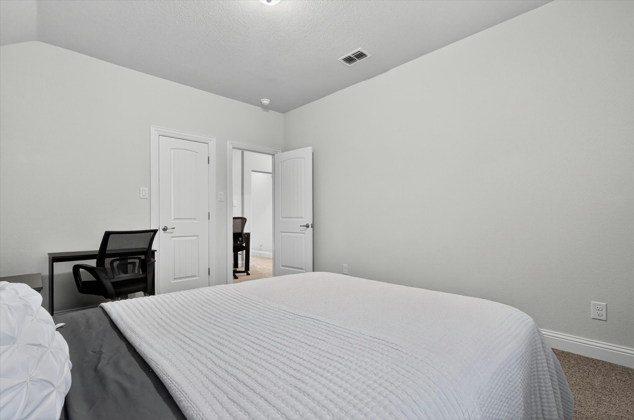 912 Brenda Drive Mansfield TX 76063