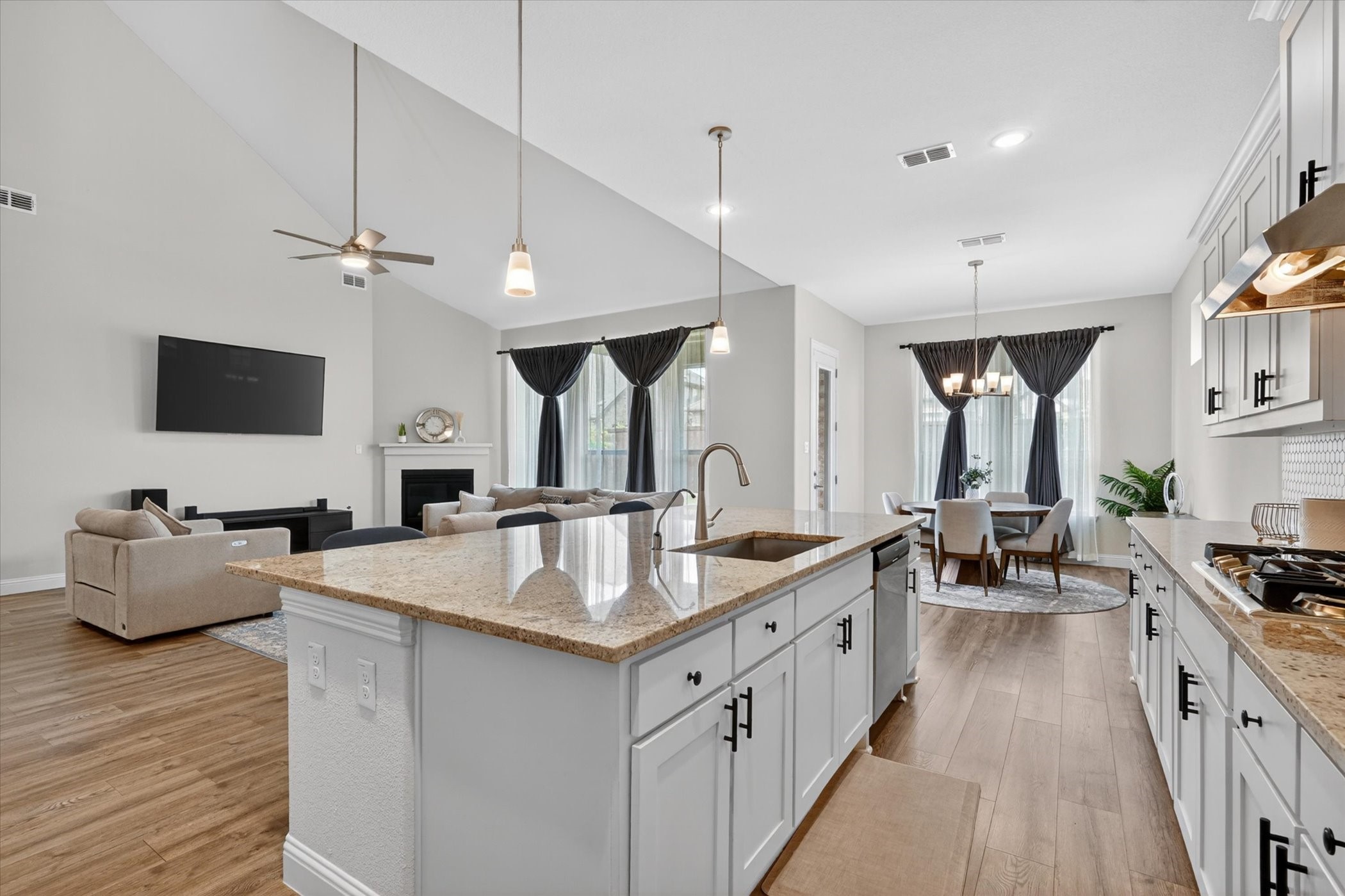 912 Brenda Drive Mansfield TX 76063