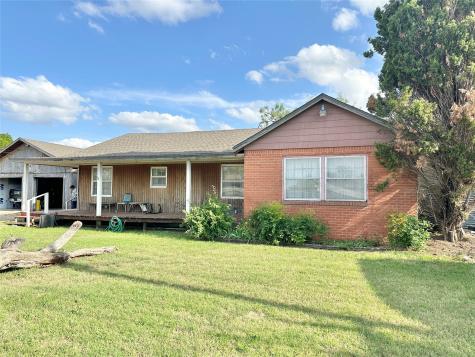 218 Nolan Street Tye TX 79563