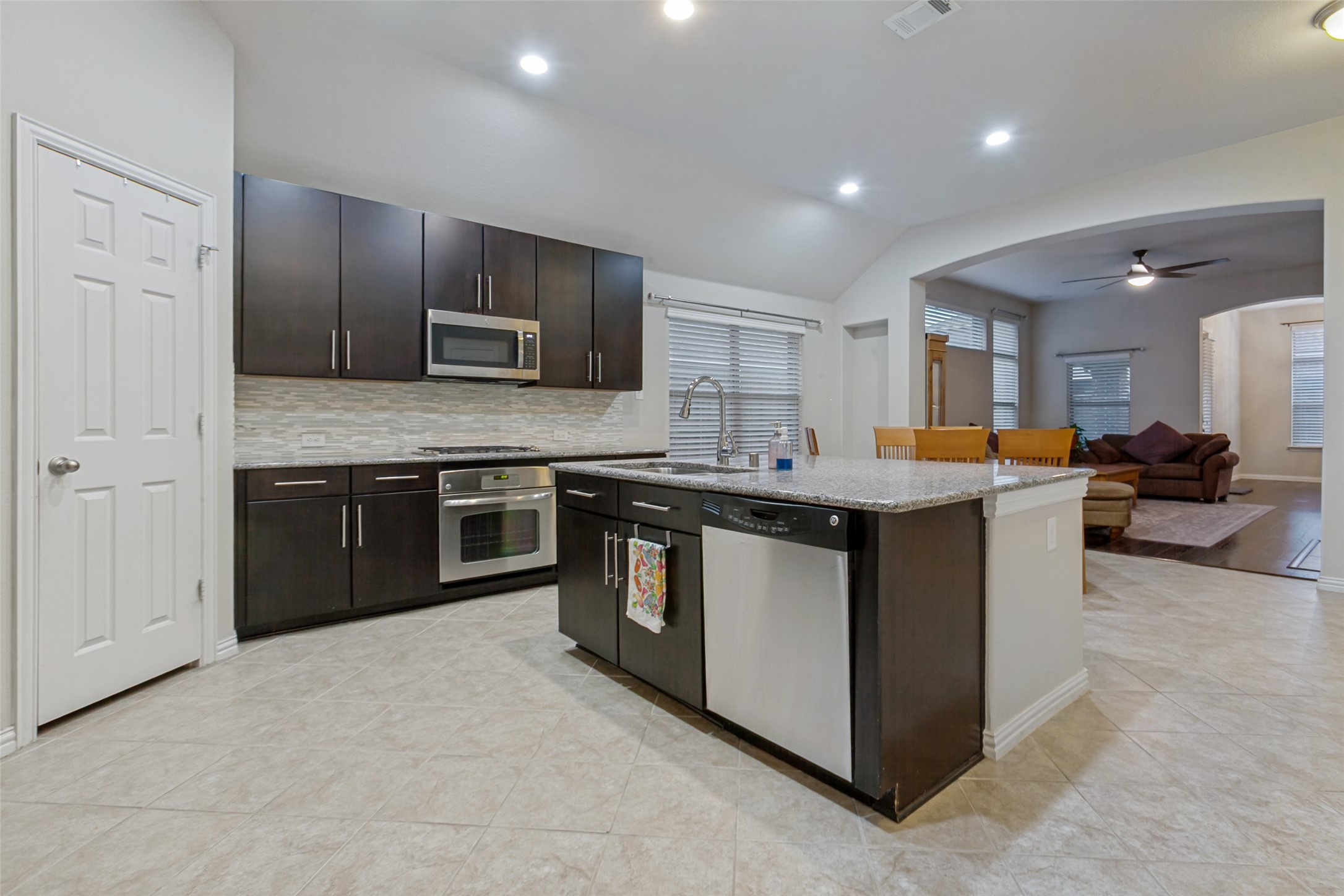 711 Cedarview Drive Garland TX 75040