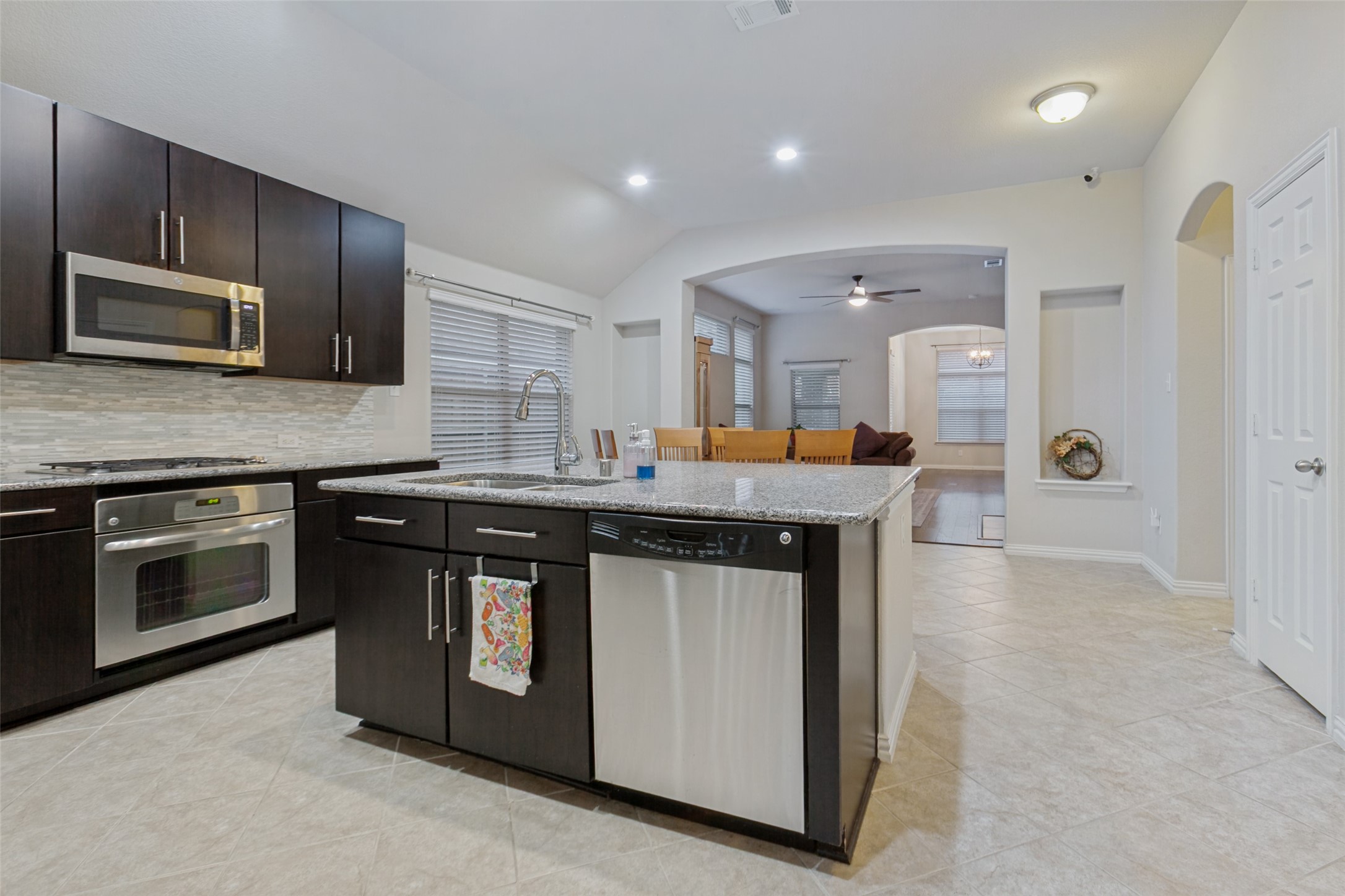 711 Cedarview Drive Garland TX 75040
