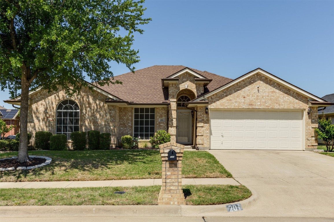 201 Settlers Glen Trail Arlington TX 76002