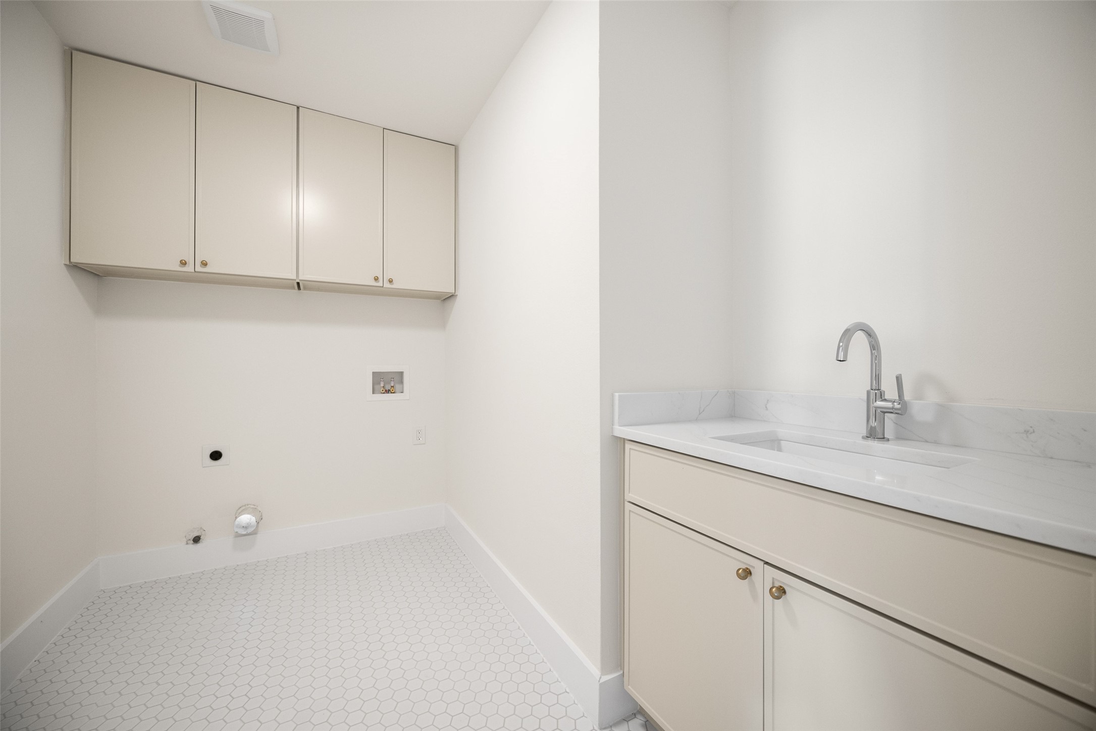 9410 Shady Valley Drive Dallas TX 75238