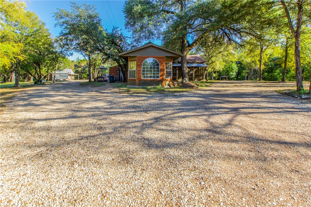 700 Oak Grove Loop China Spring TX 76633