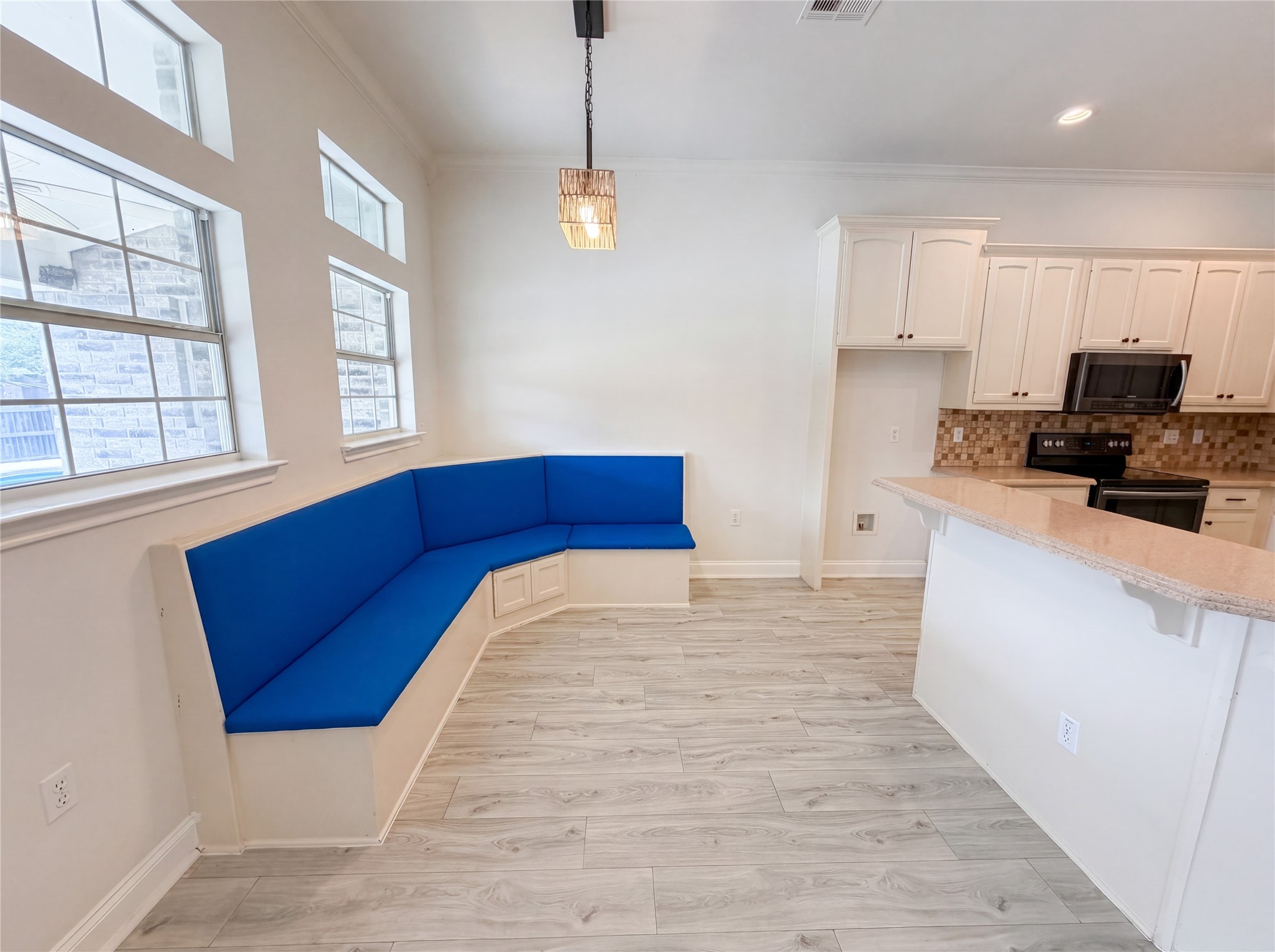 1226 Oakmanor Circle Hewitt TX 76643