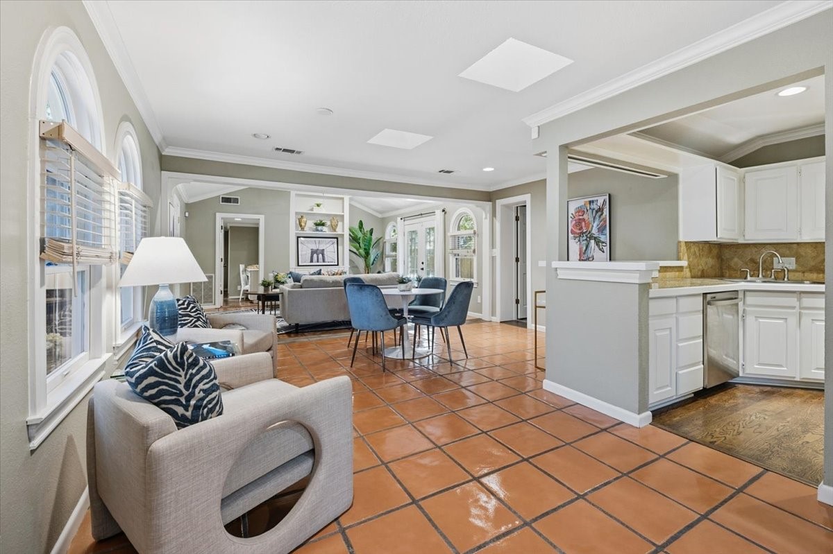 4232 Pershing Avenue Fort Worth TX 76107